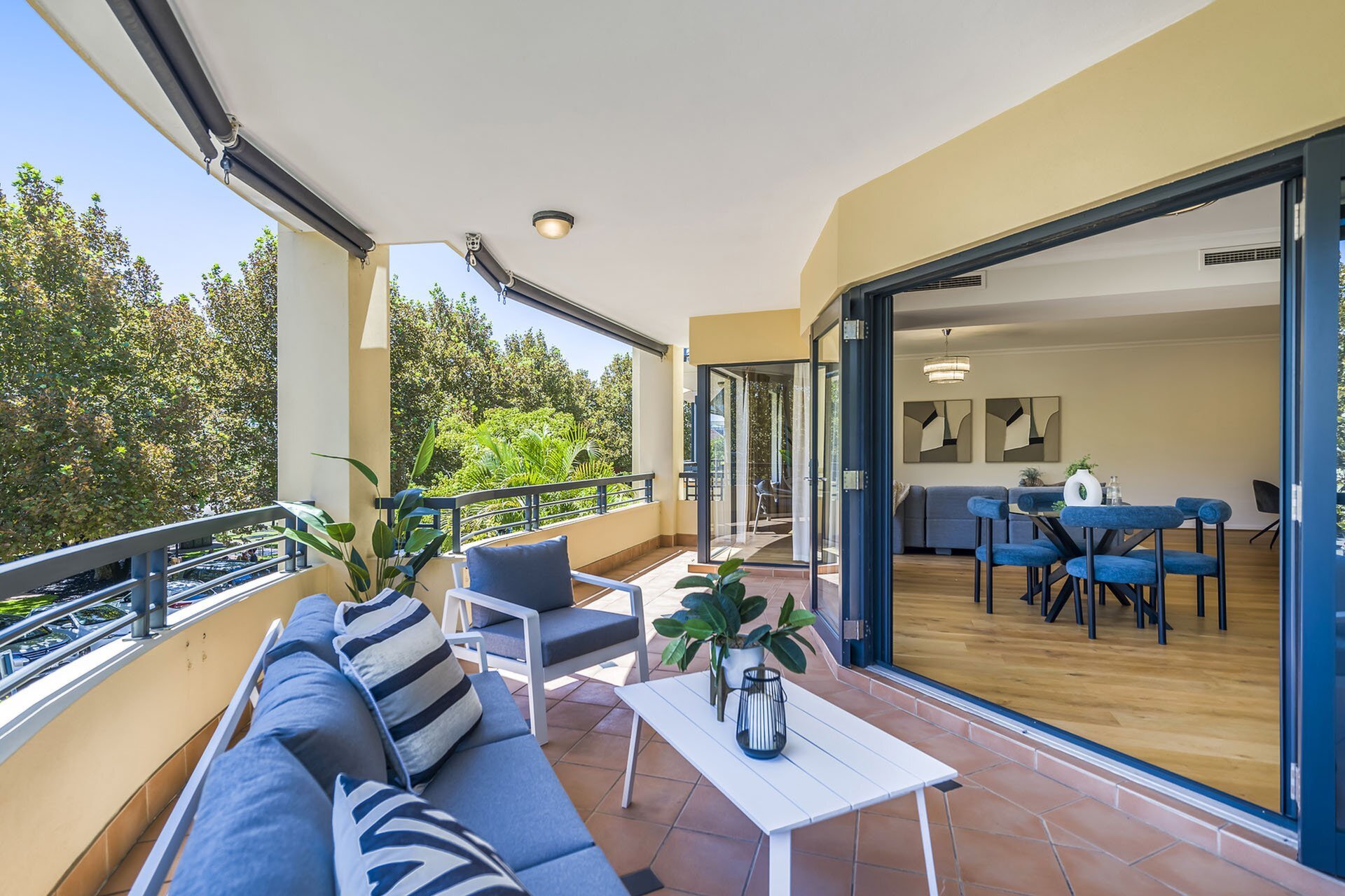 4/50 Trafalgar Road, East Perth Sold by Luxury Real Estate Sales - image 1