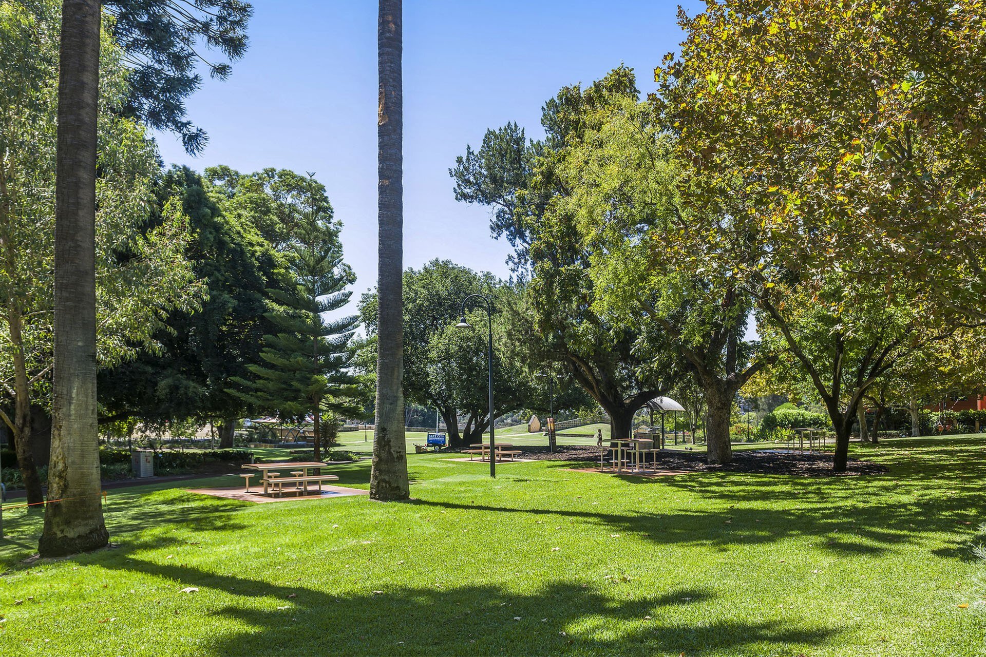 4/50 Trafalgar Road, East Perth Sold by Luxury Real Estate Sales - image 1