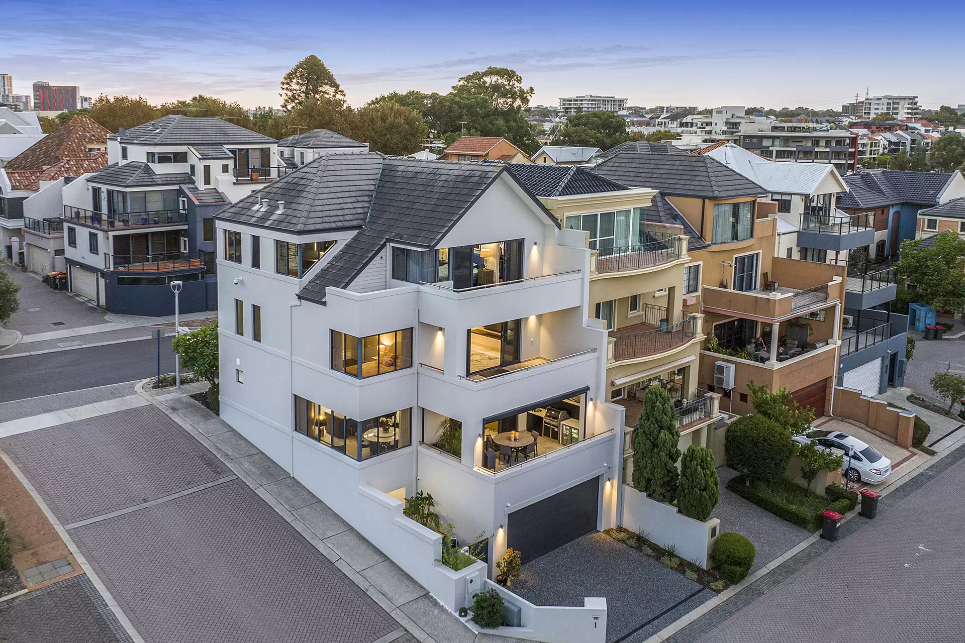 1 Vanguard Terrace, East Perth For Sale by Luxury Real Estate Sales - image 1