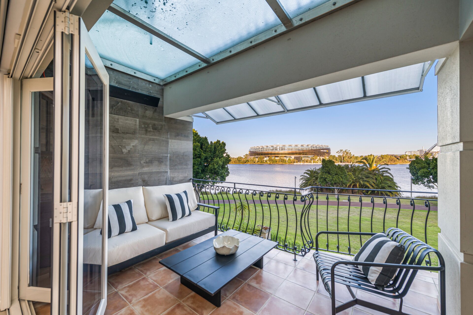 6 Vanguard Terrace, East Perth For Sale by Luxury Real Estate Sales - image 1
