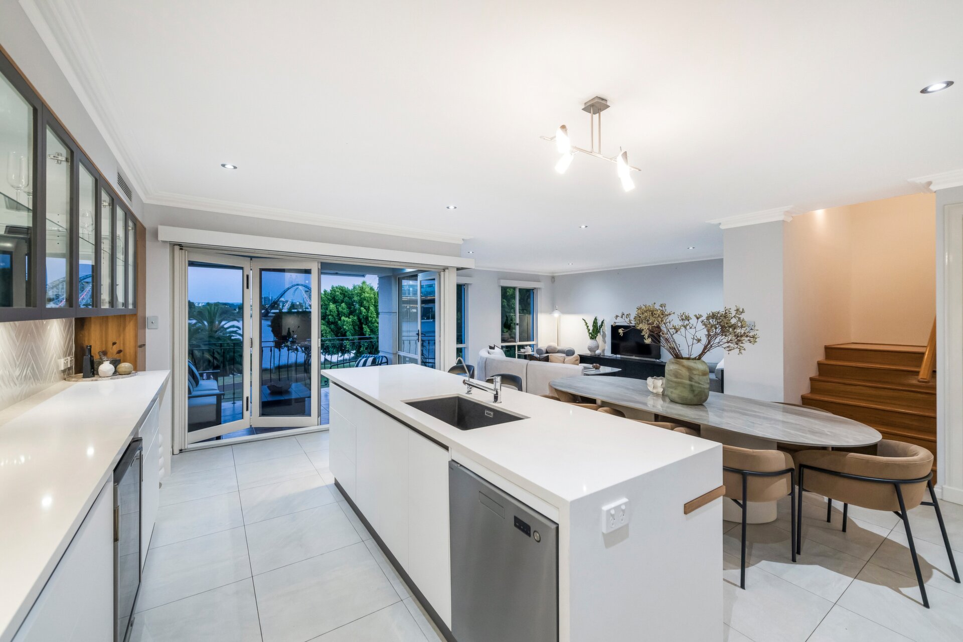 6 Vanguard Terrace, East Perth For Sale by Luxury Real Estate Sales - image 1