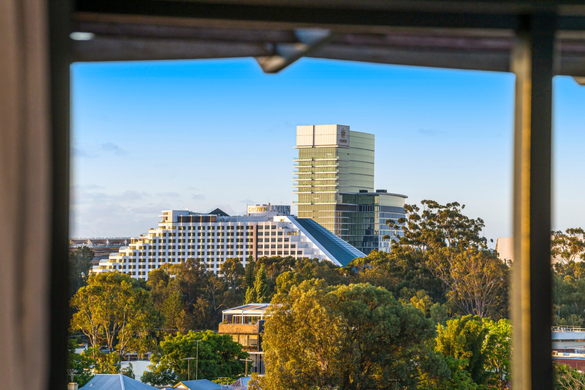 5b Teague Street , Burswood Sold by Luxury Real Estate Sales - image 1