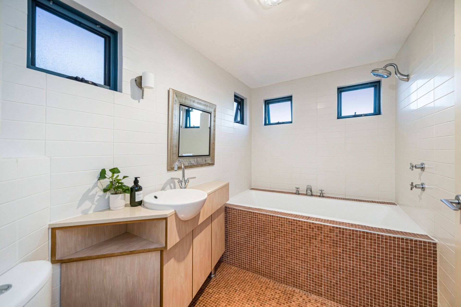 5b Teague Street , Burswood Sold by Luxury Real Estate Sales - image 1