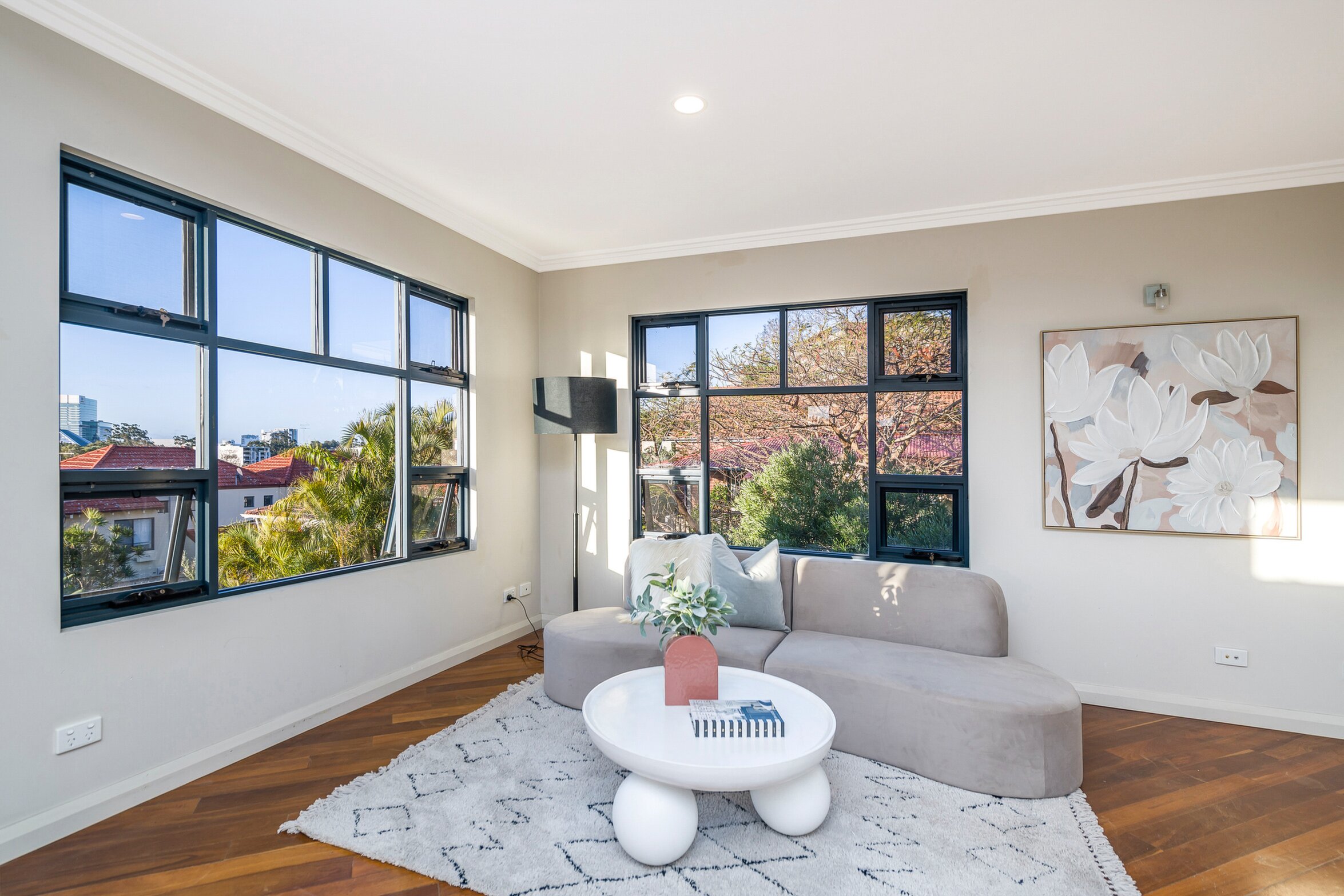 5b Teague Street , Burswood Sold by Luxury Real Estate Sales - image 1