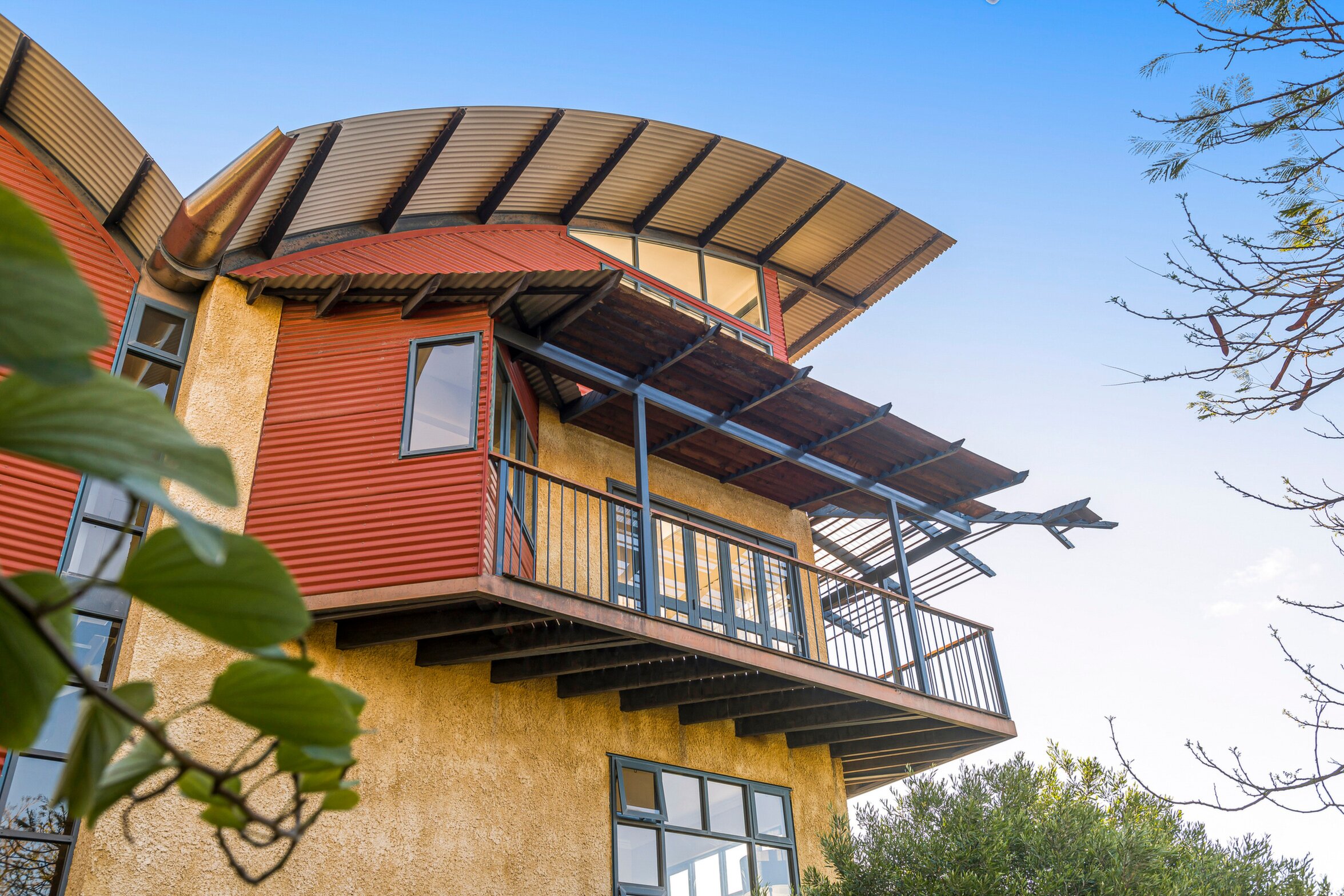 5b Teague Street , Burswood Sold by Luxury Real Estate Sales - image 1