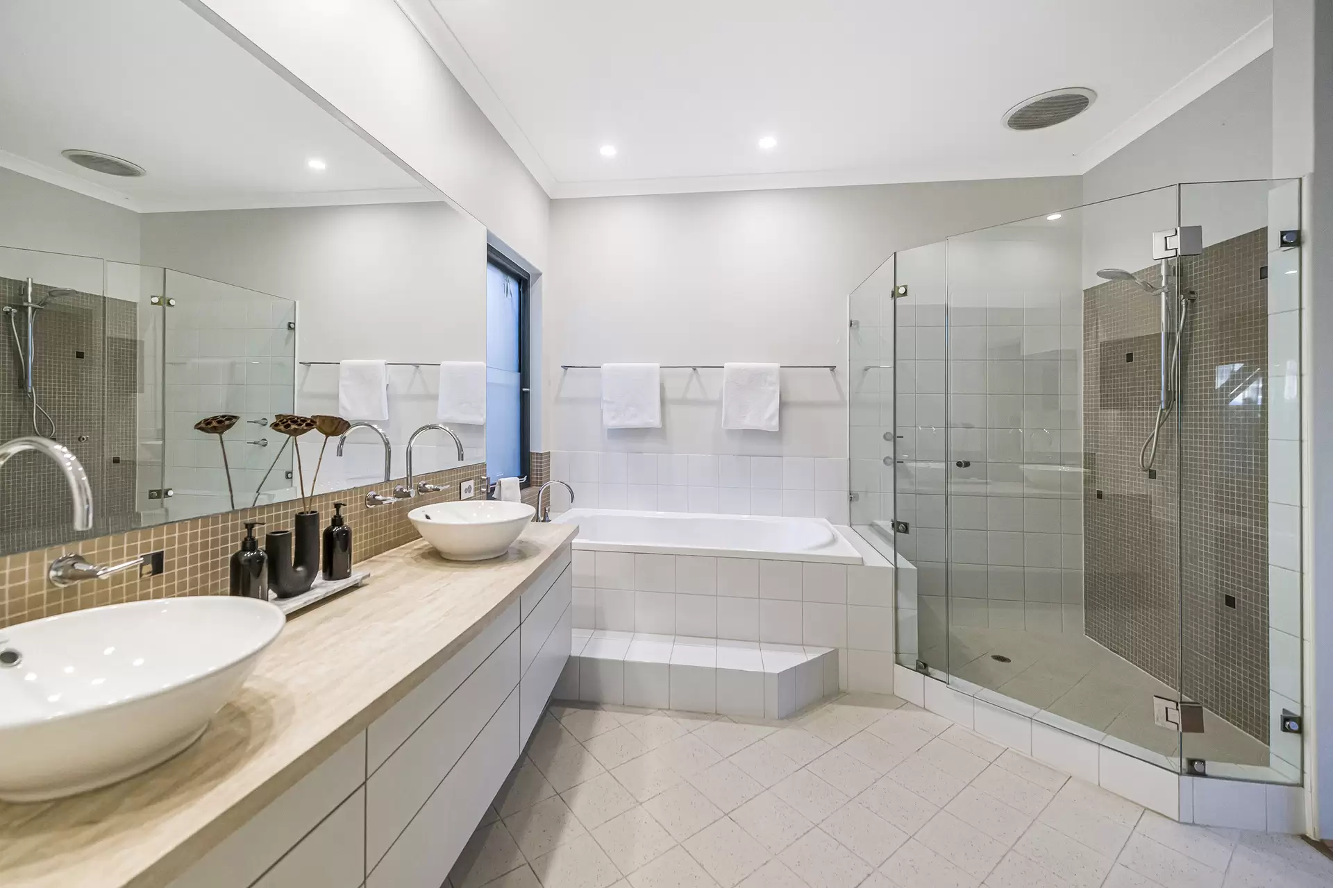 25 Old Belvidere Promenade, East Perth  For Sale by Luxury Real Estate Sales - image 1