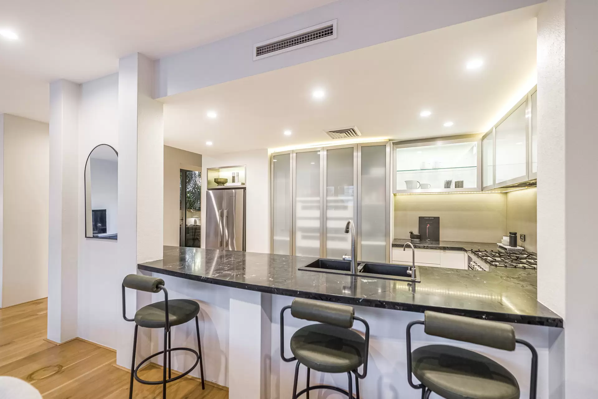 25 Old Belvidere Promenade, East Perth  For Sale by Luxury Real Estate Sales - image 1