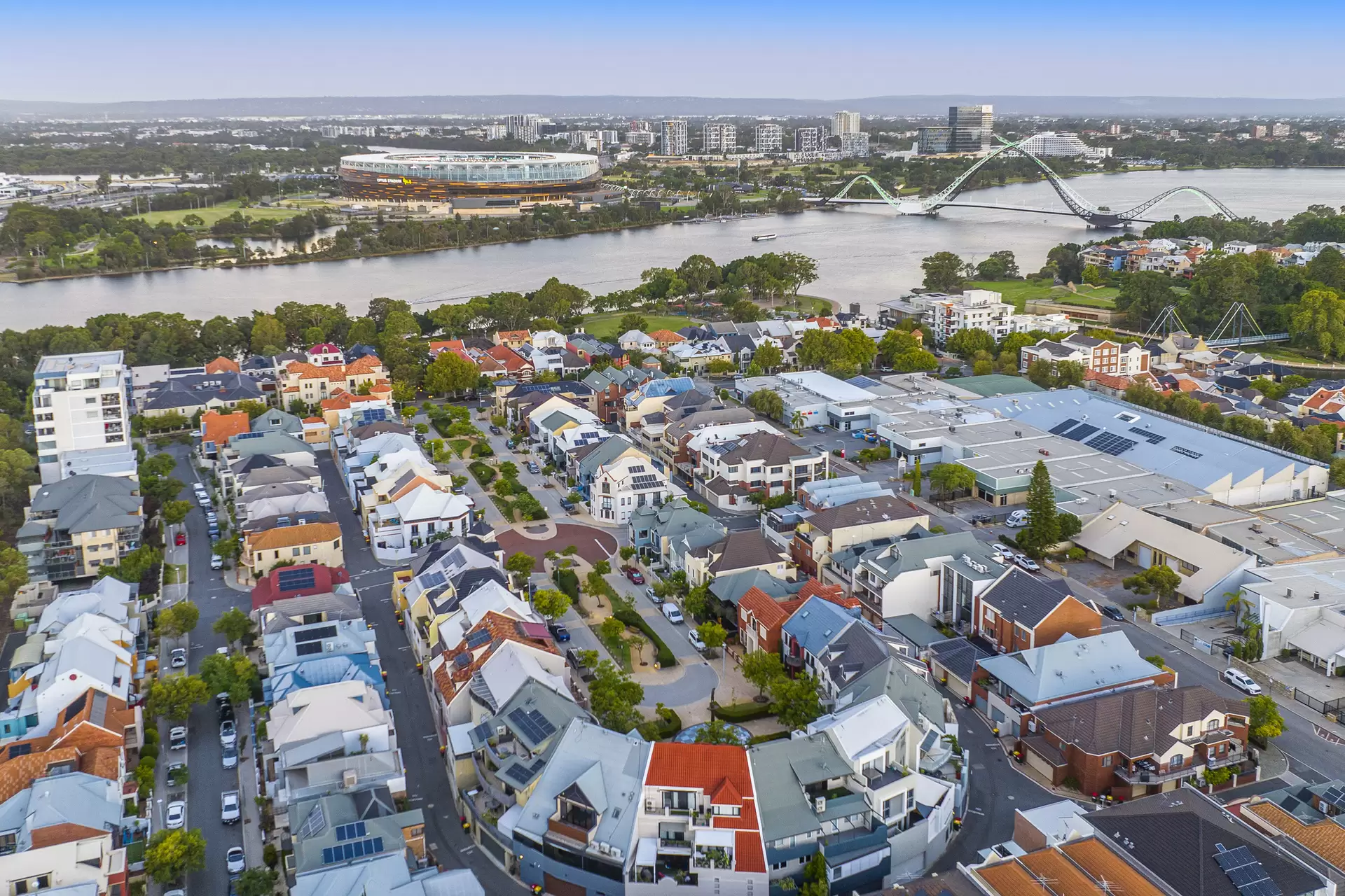 25 Old Belvidere Promenade, East Perth  For Sale by Luxury Real Estate Sales - image 1