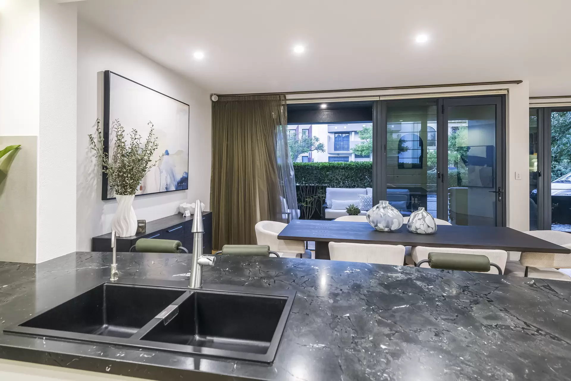 25 Old Belvidere Promenade, East Perth  For Sale by Luxury Real Estate Sales - image 1