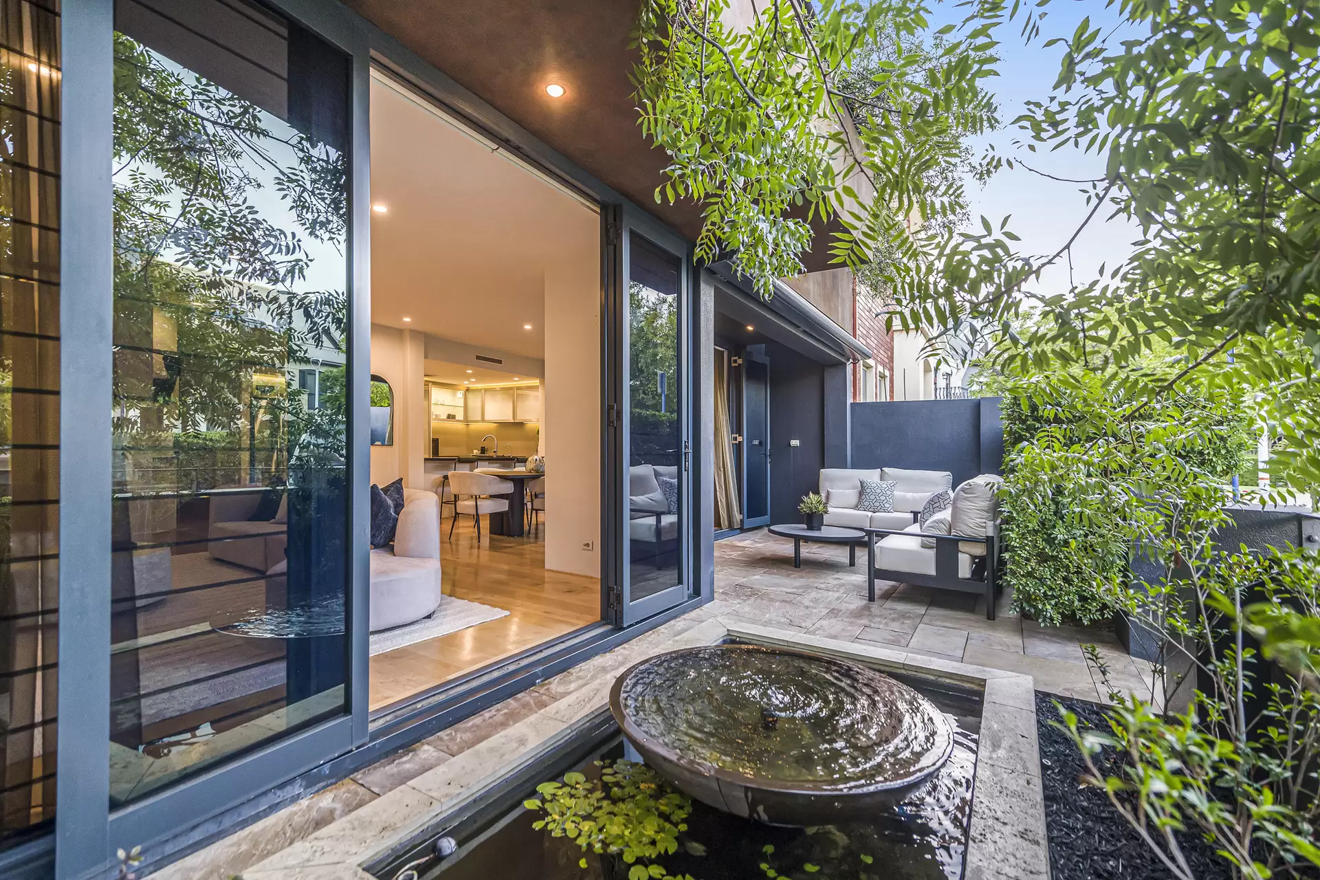 25 Old Belvidere Promenade, East Perth  For Sale by Luxury Real Estate Sales - image 1