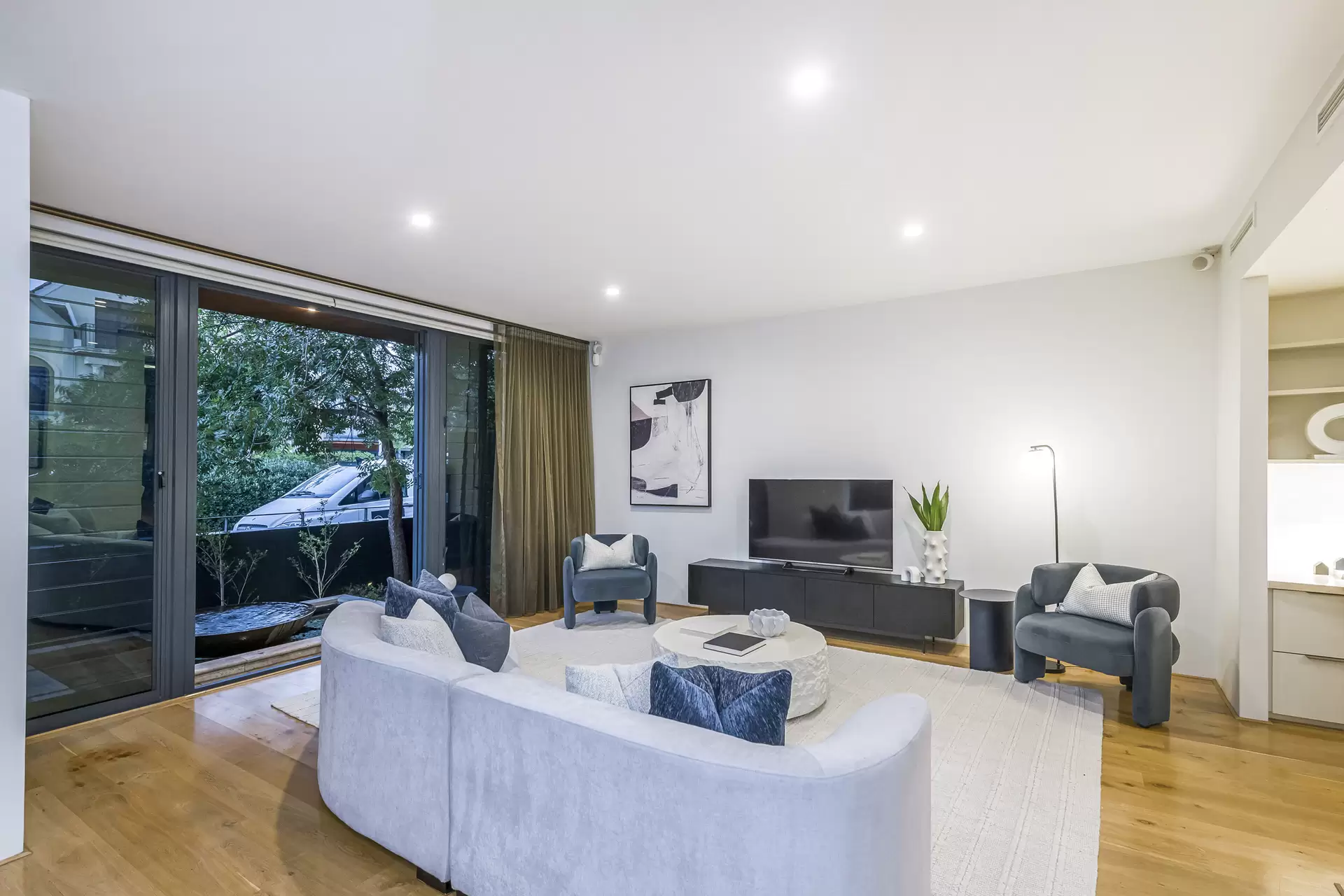 25 Old Belvidere Promenade, East Perth  For Sale by Luxury Real Estate Sales - image 1