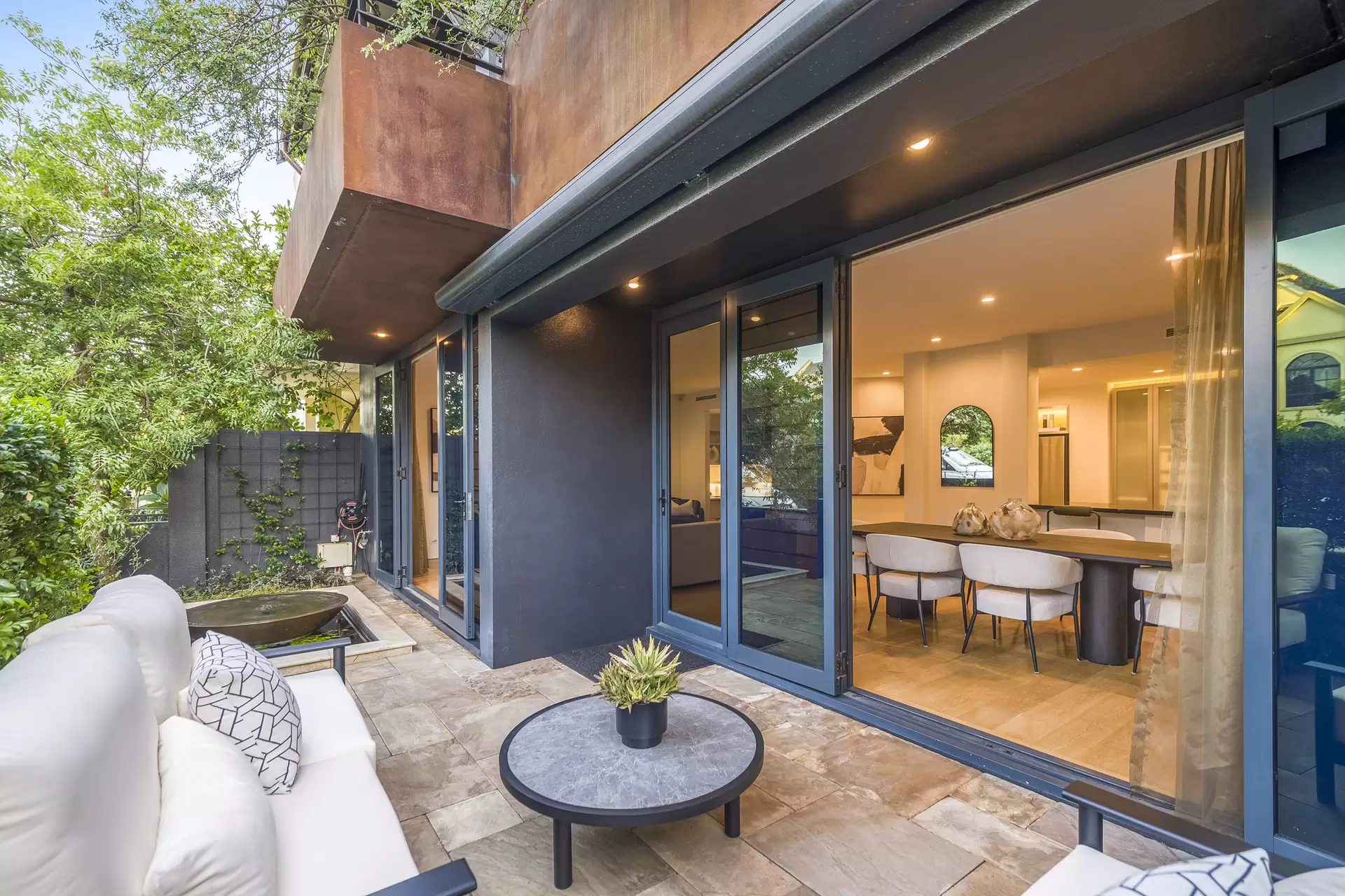 25 Old Belvidere Promenade, East Perth  For Sale by Luxury Real Estate Sales - image 1