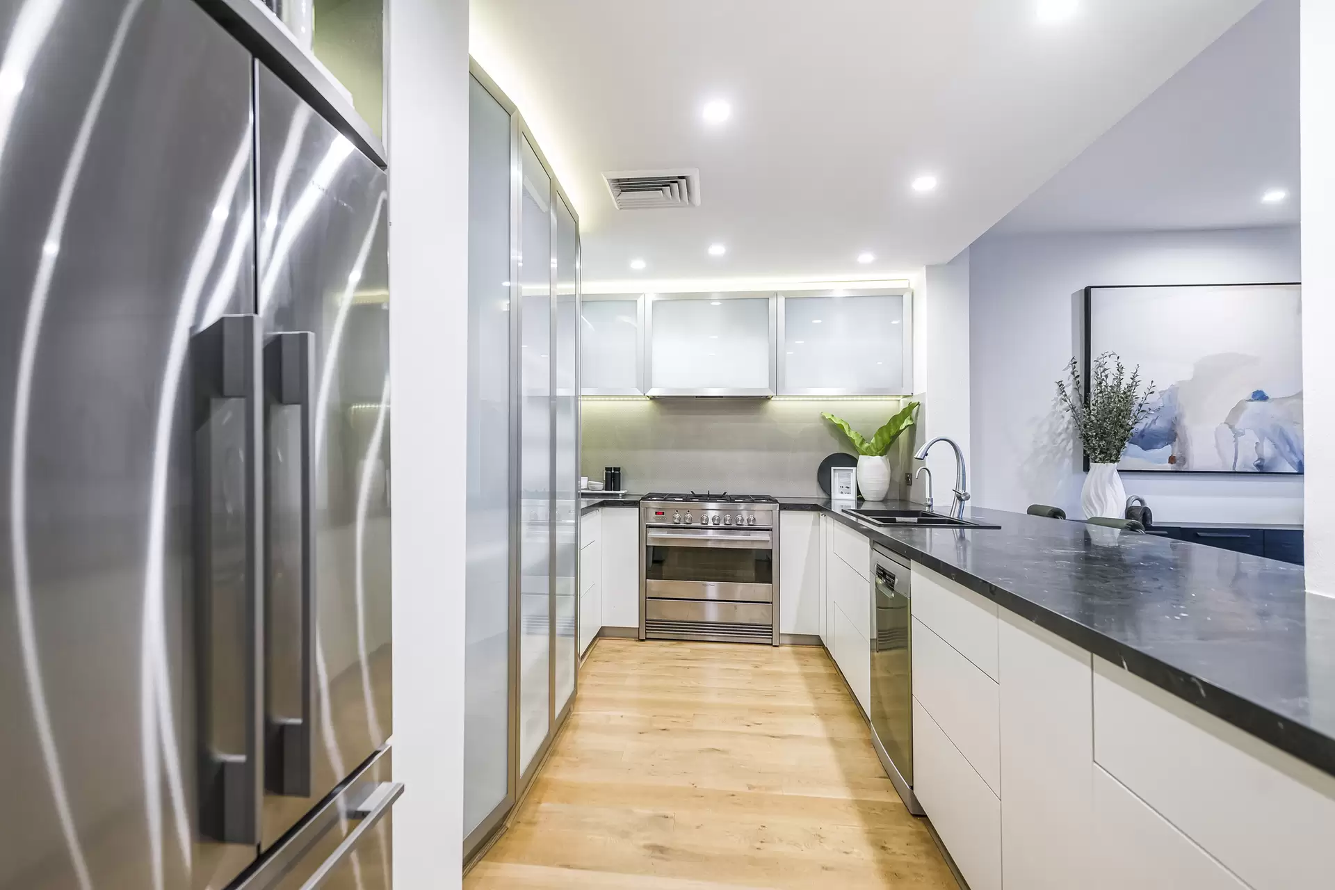 25 Old Belvidere Promenade, East Perth  For Sale by Luxury Real Estate Sales - image 1