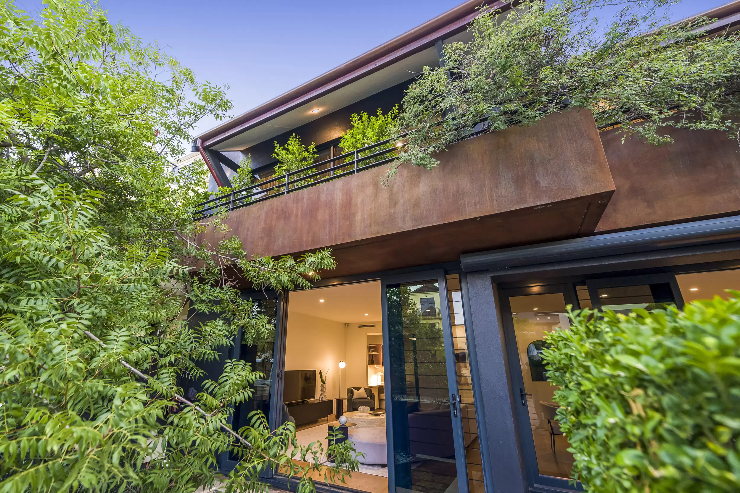 25 Old Belvidere Promenade, East Perth  For Sale by Luxury Real Estate Sales - image 1