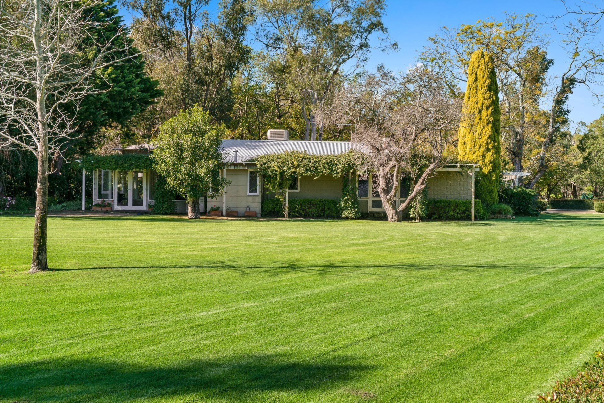 2 Gavour Road, Wattle Grove Sold by Luxury Real Estate Sales - image 1