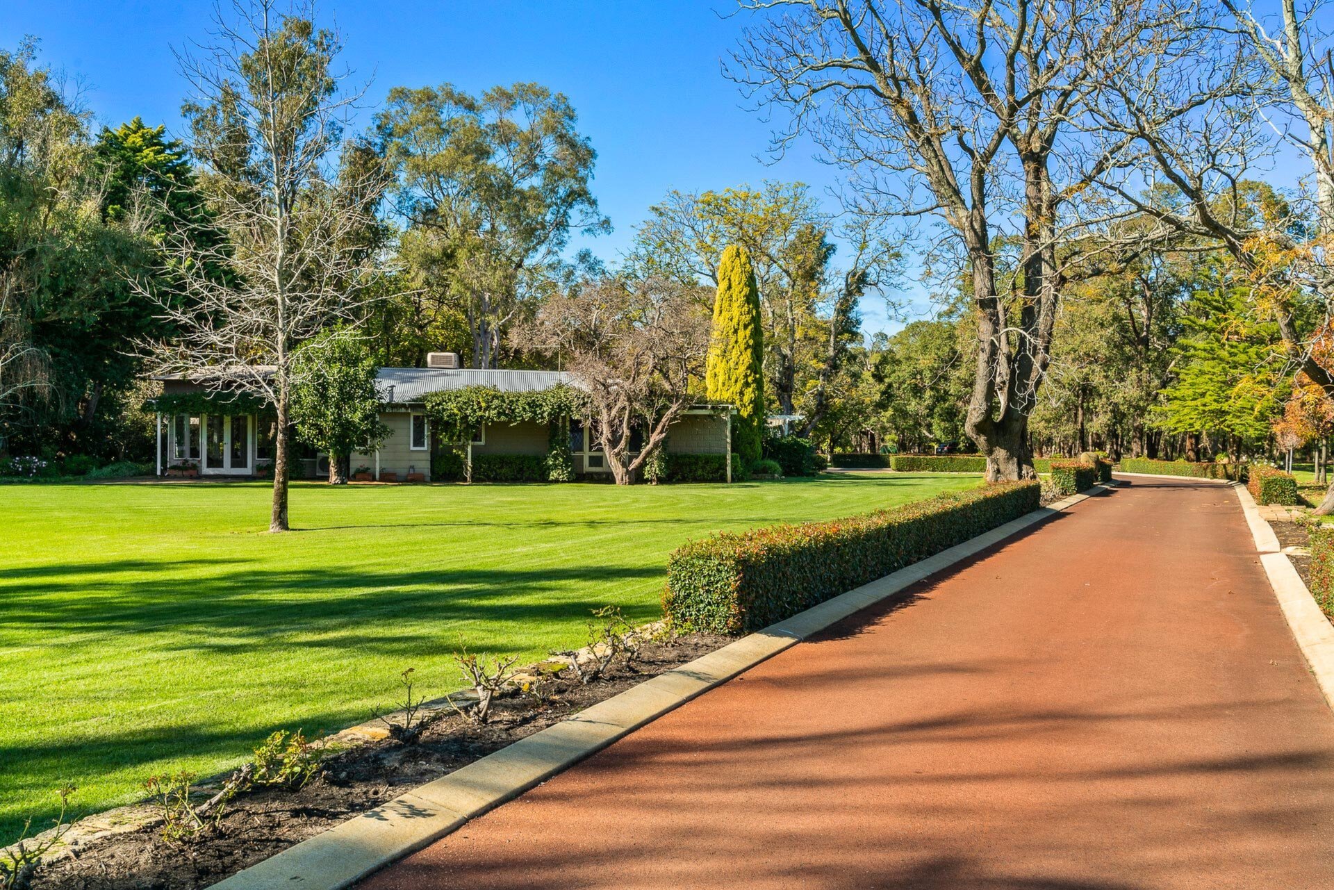 2 Gavour Road, Wattle Grove Sold by Luxury Real Estate Sales - image 1