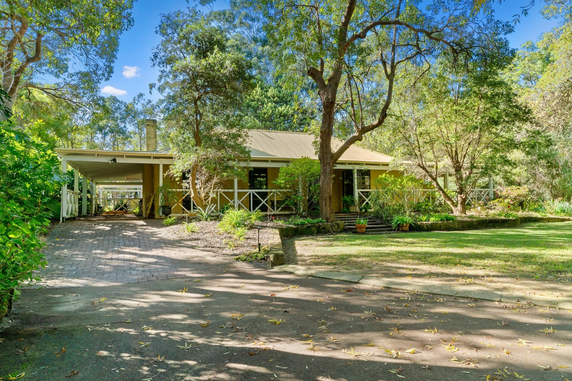 2 Gavour Road, Wattle Grove Sold by Luxury Real Estate Sales - image 1