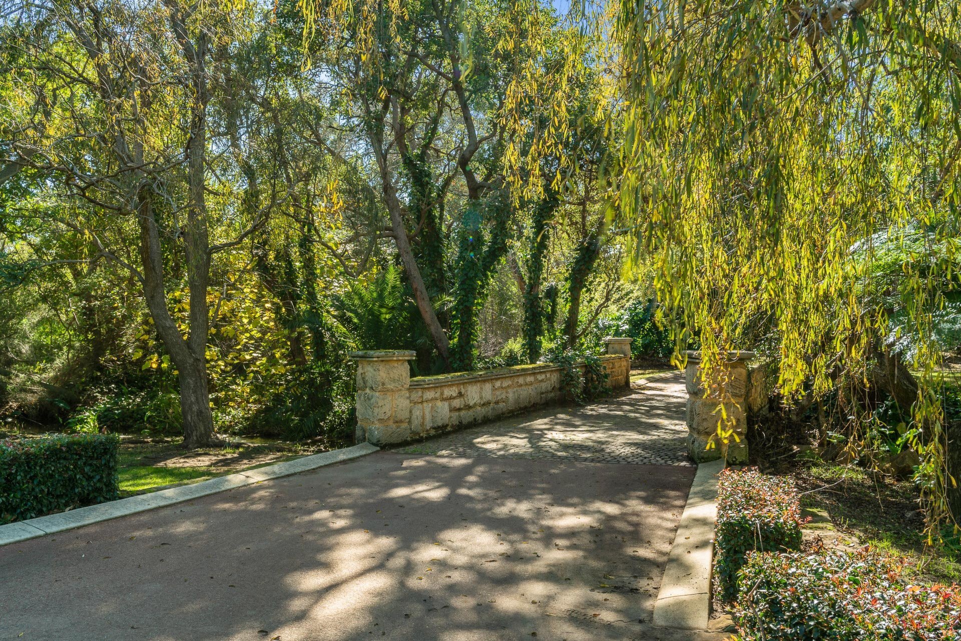 2 Gavour Road, Wattle Grove Sold by Luxury Real Estate Sales - image 1