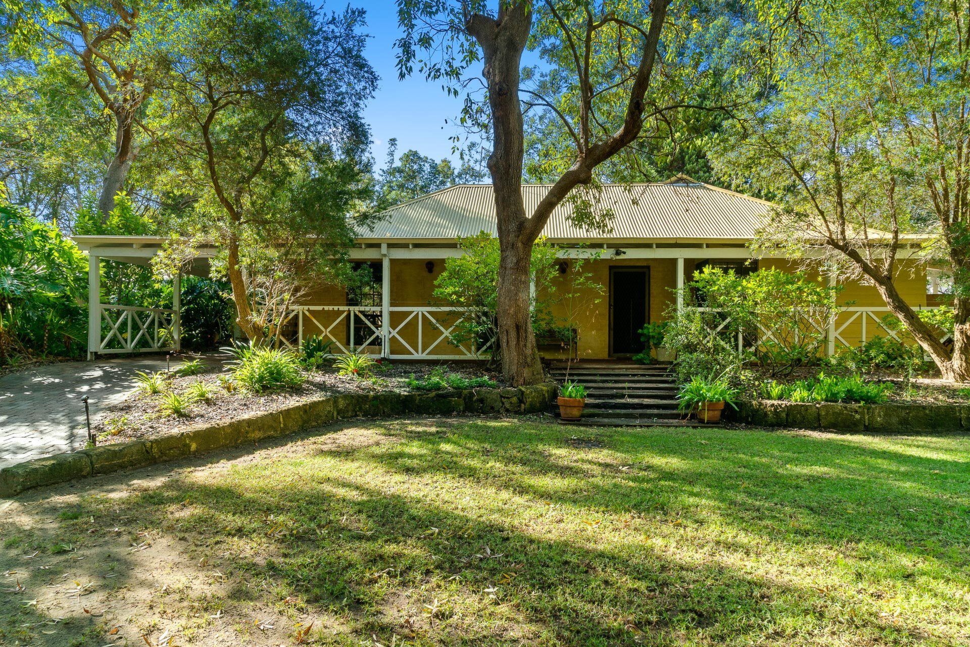 2 Gavour Road, Wattle Grove Sold by Luxury Real Estate Sales - image 1