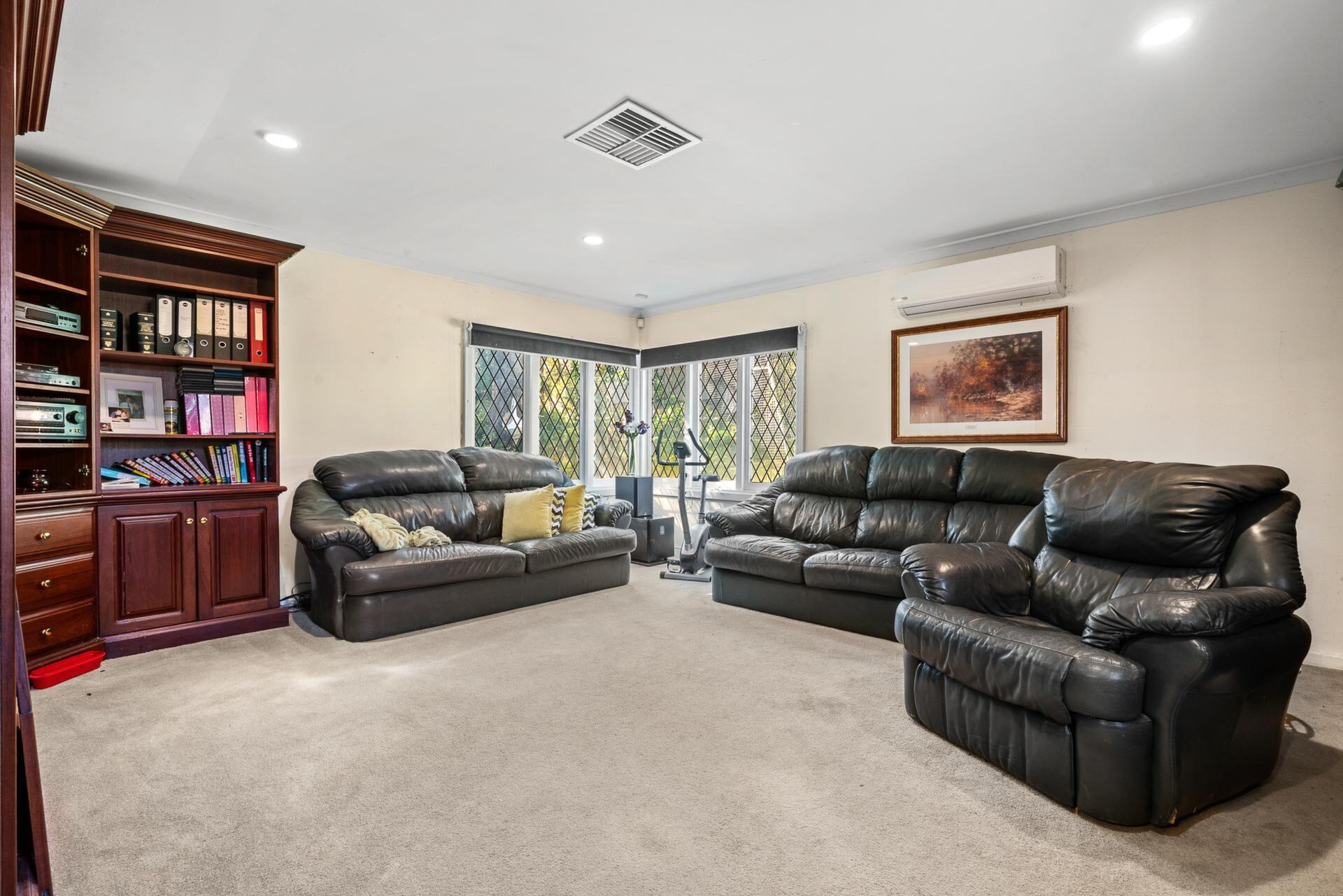 2 Gavour Road, Wattle Grove Sold by Luxury Real Estate Sales - image 1