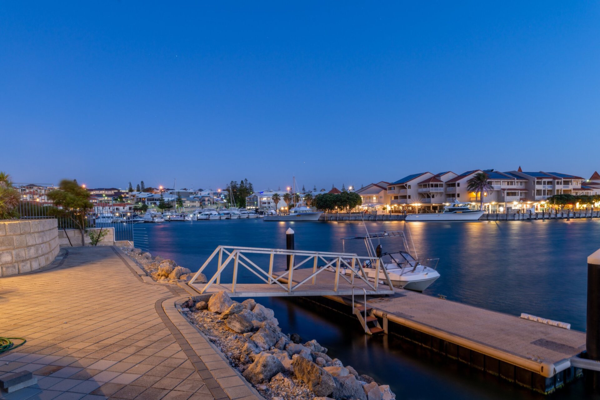 41 Clarecastle Retreat, Mindarie Sold by Luxury Real Estate Sales - image 1