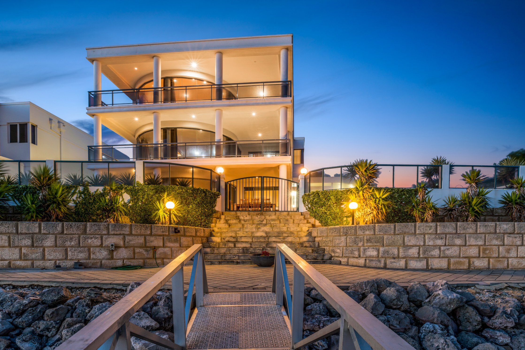 41 Clarecastle Retreat, Mindarie Sold by Luxury Real Estate Sales - image 1