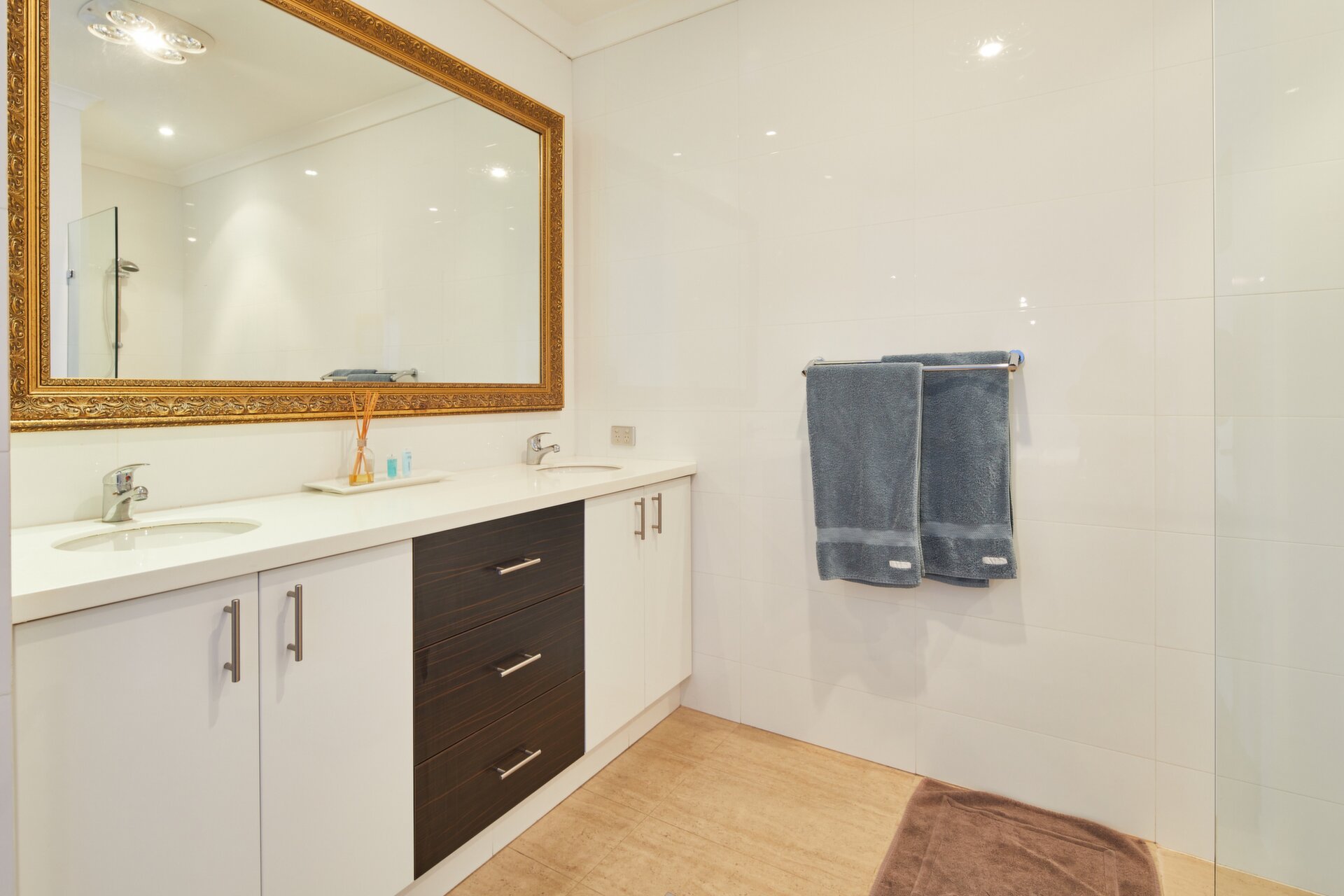 11 Lindsay Street, Perth Sold by Luxury Real Estate Sales - image 1