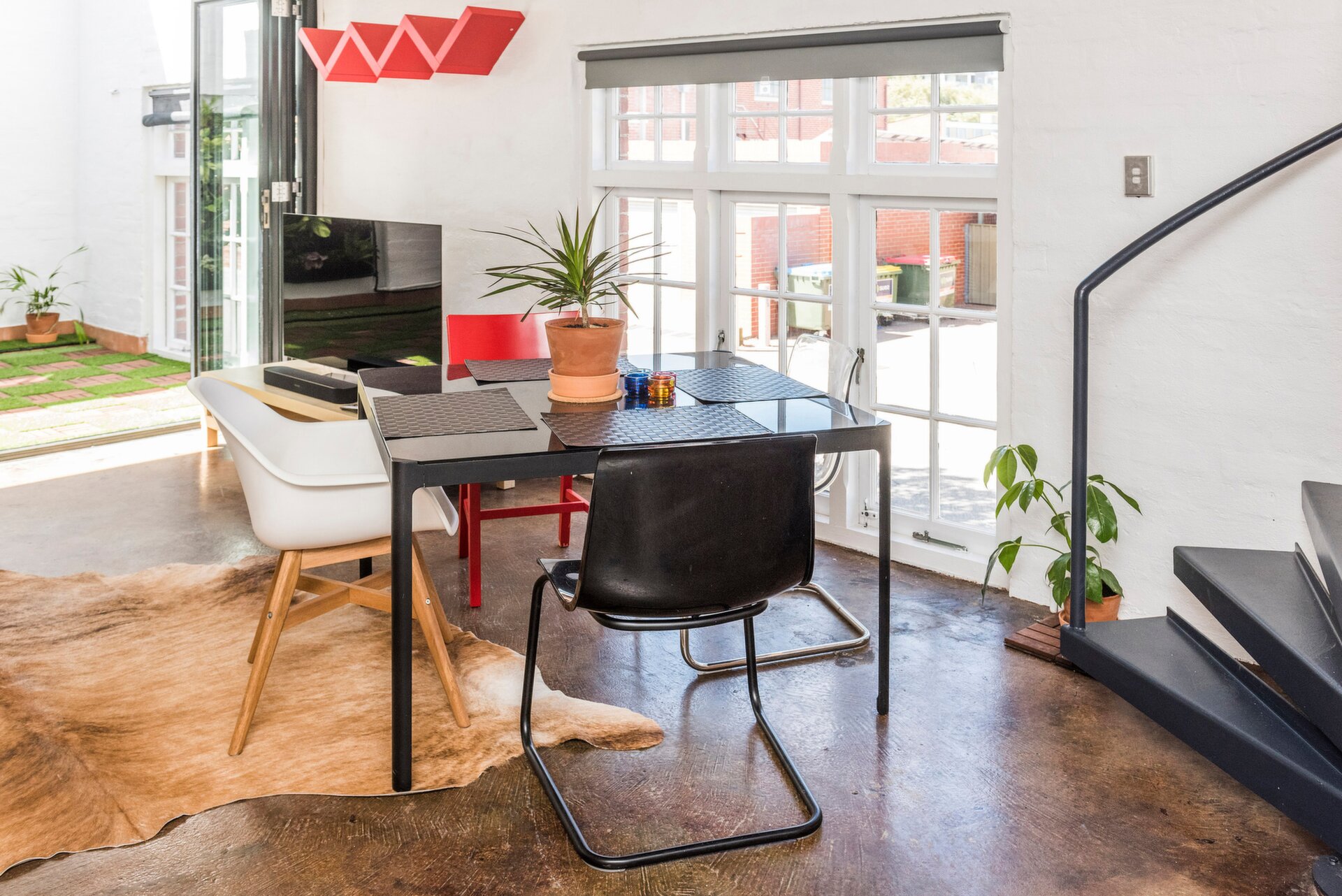 2 Little Saunders Street, East Perth Sold by Luxury Real Estate Sales - image 1