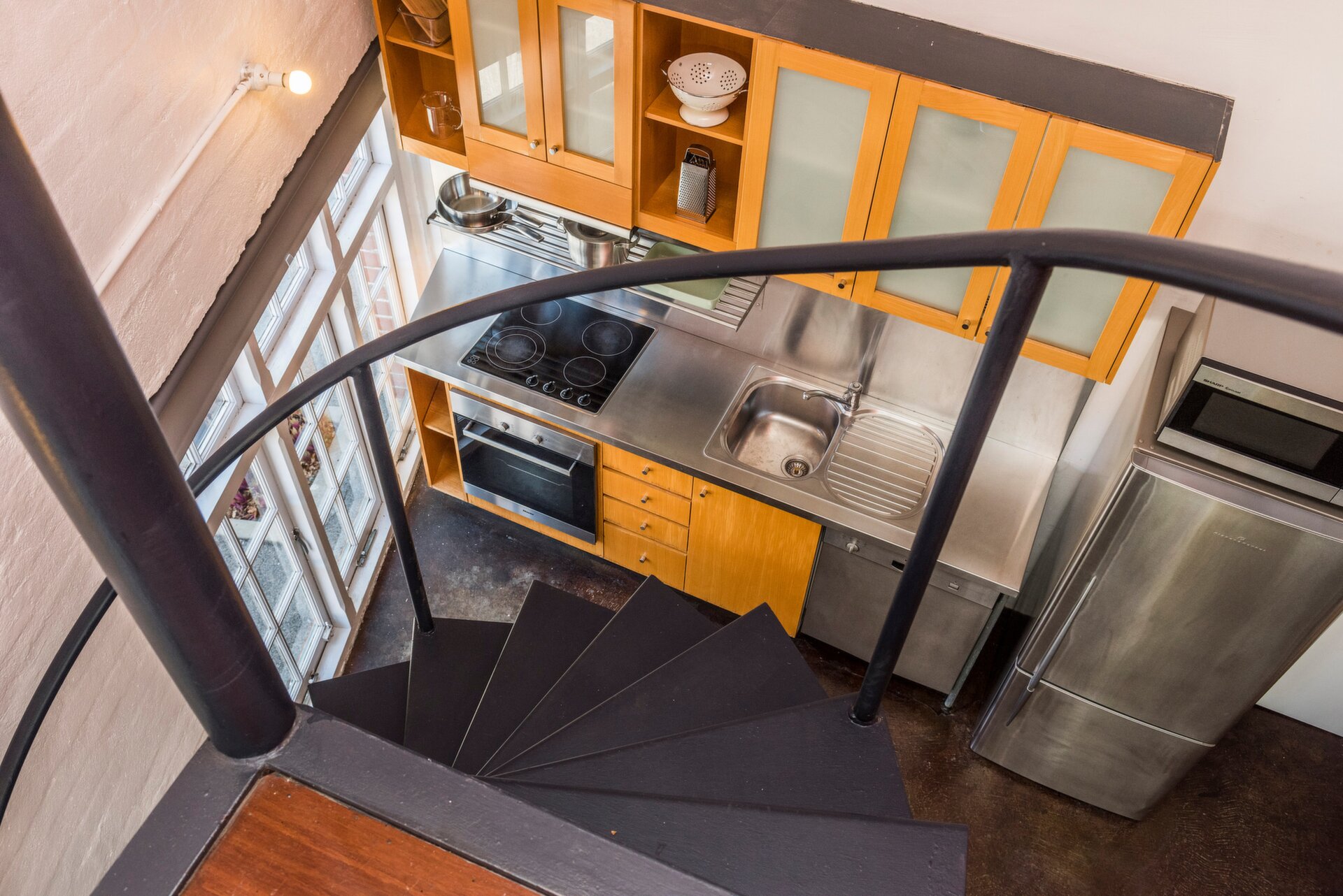 2 Little Saunders Street, East Perth Sold by Luxury Real Estate Sales - image 1