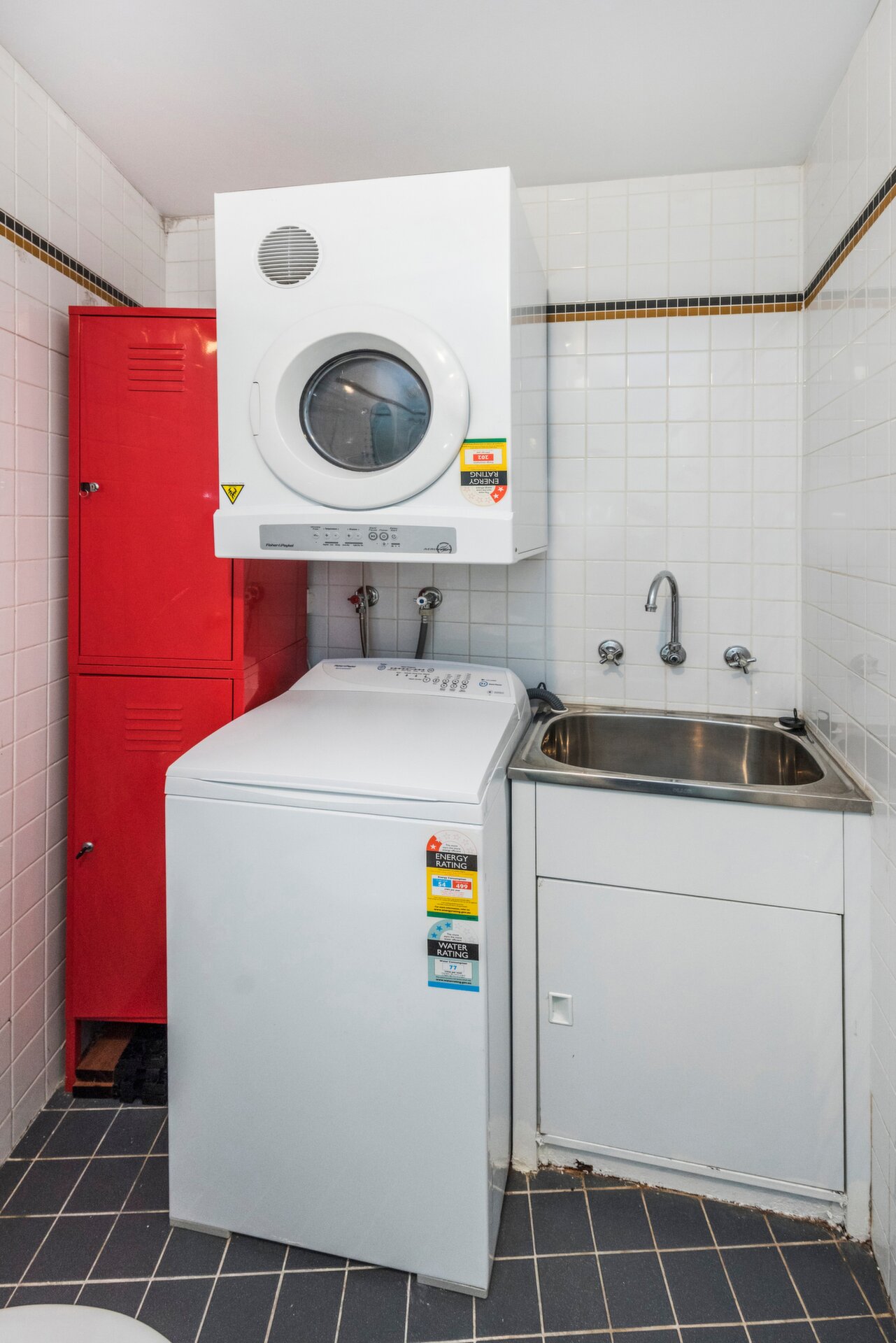 2 Little Saunders Street, East Perth Sold by Luxury Real Estate Sales - image 1