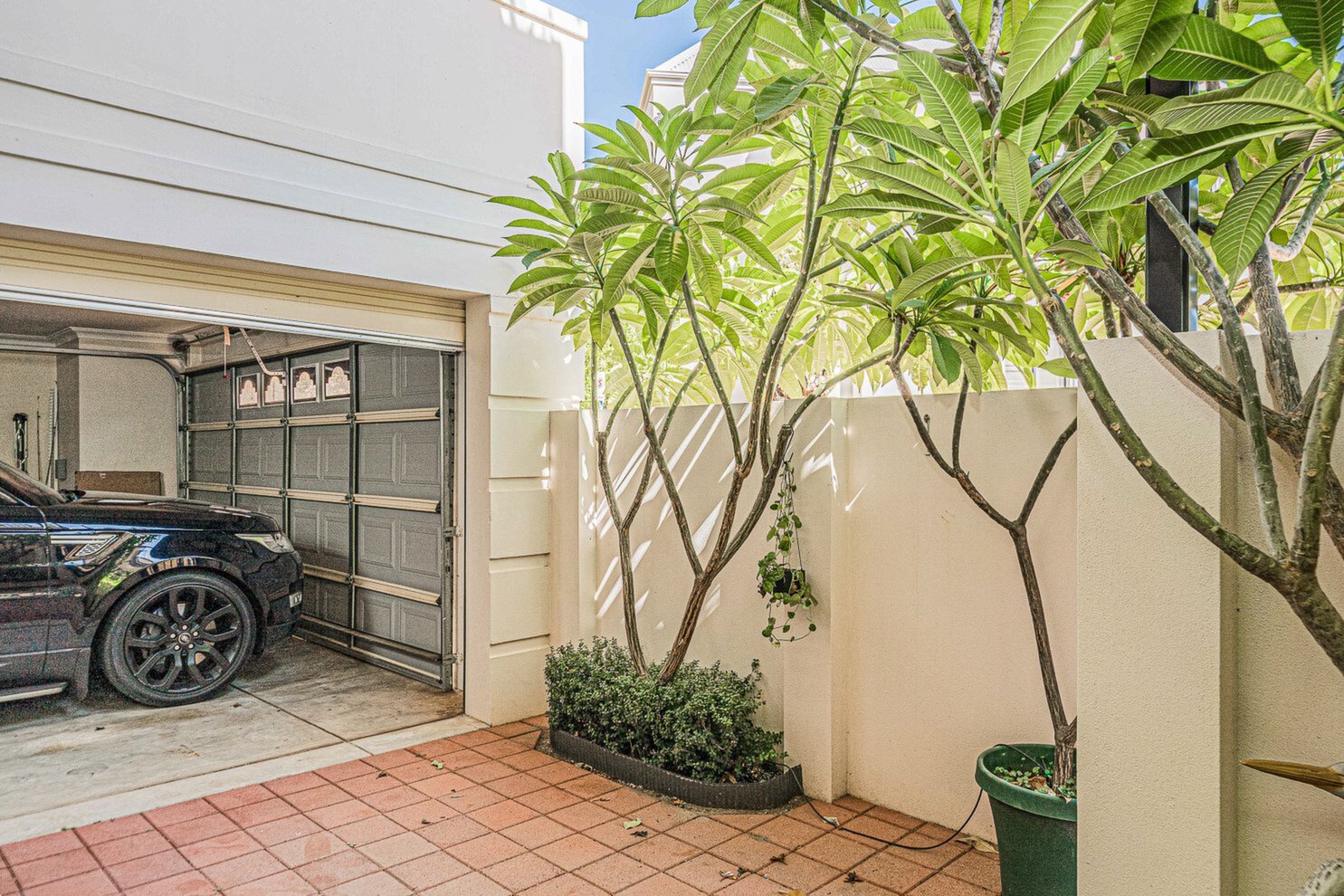 33 Trafalgar Road, East Perth Sold by Luxury Real Estate Sales - image 1