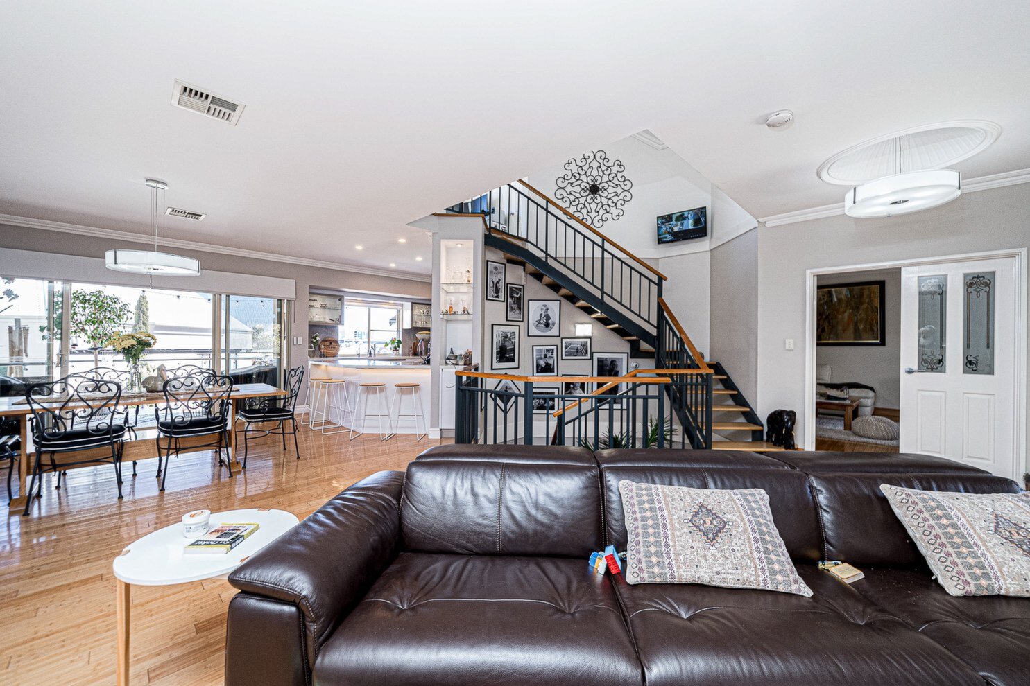 33 Trafalgar Road, East Perth Sold by Luxury Real Estate Sales - image 1