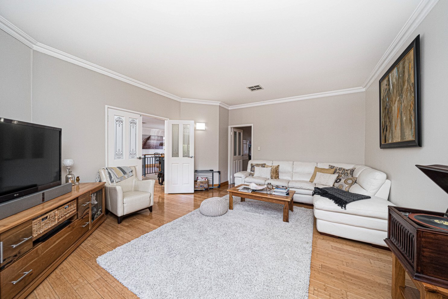 33 Trafalgar Road, East Perth Sold by Luxury Real Estate Sales - image 1