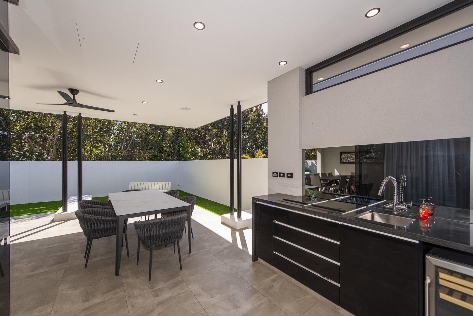 9 Morrison Street, Como For Sale by Luxury Real Estate Sales - image 1