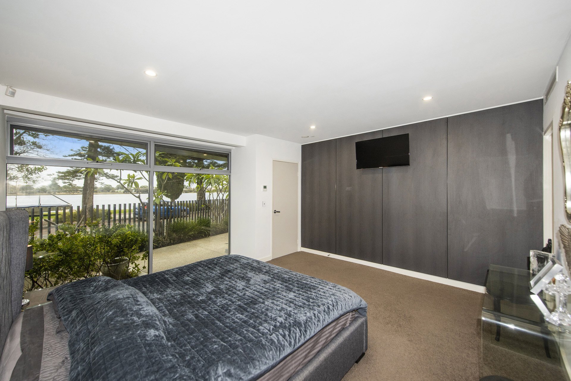 1/9 The Esplanade, Mount Pleasant Sold by Luxury Real Estate Sales - image 1