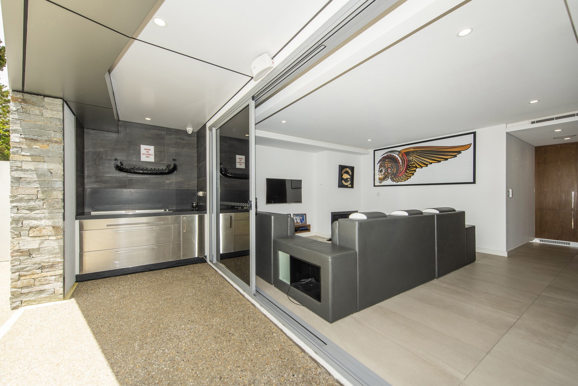 1/9 The Esplanade, Mount Pleasant Sold by Luxury Real Estate Sales - image 1