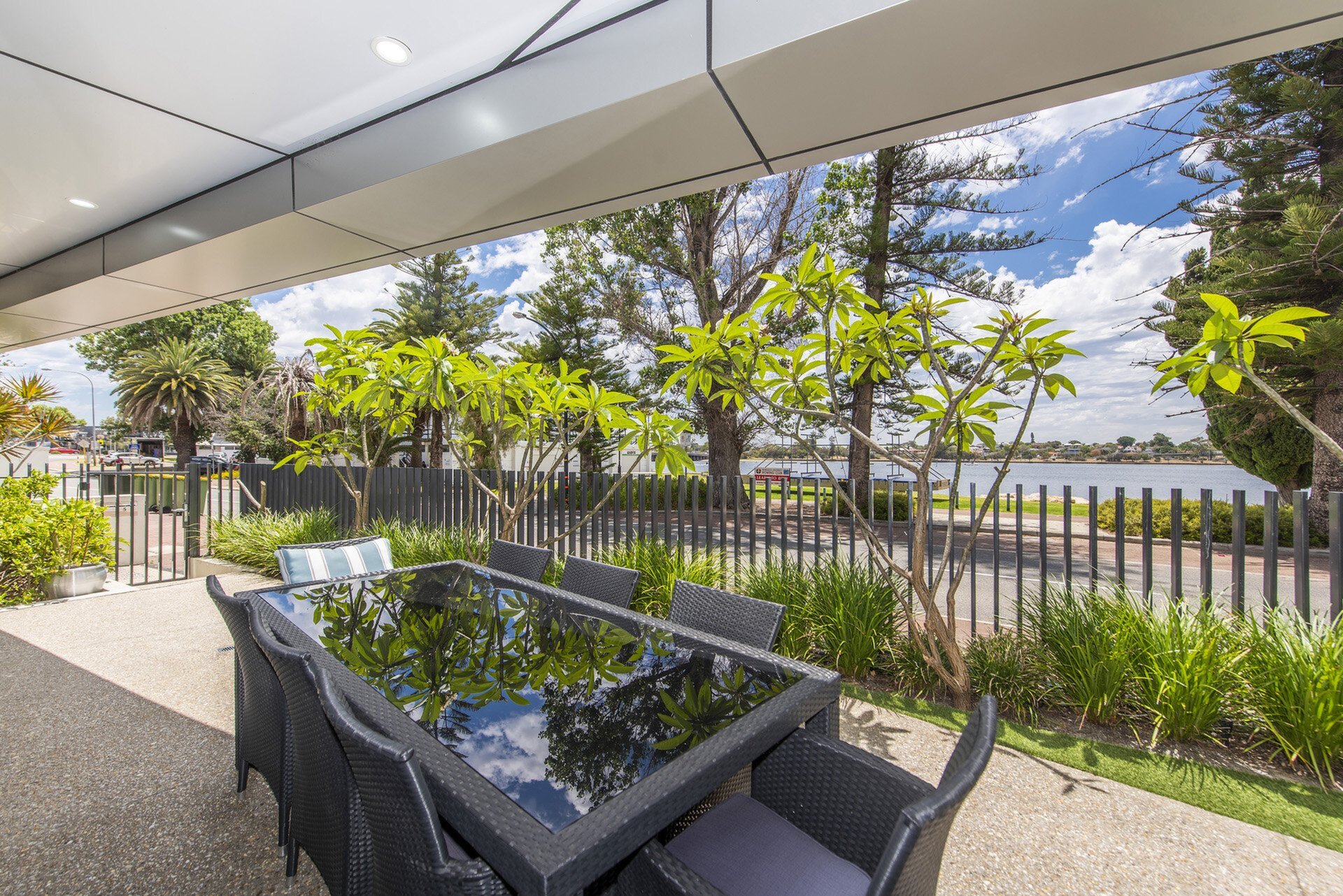 1/9 The Esplanade, Mount Pleasant Sold by Luxury Real Estate Sales - image 1