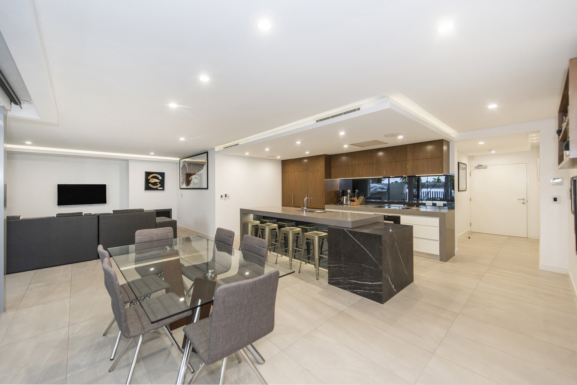 1/9 The Esplanade, Mount Pleasant Sold by Luxury Real Estate Sales - image 1