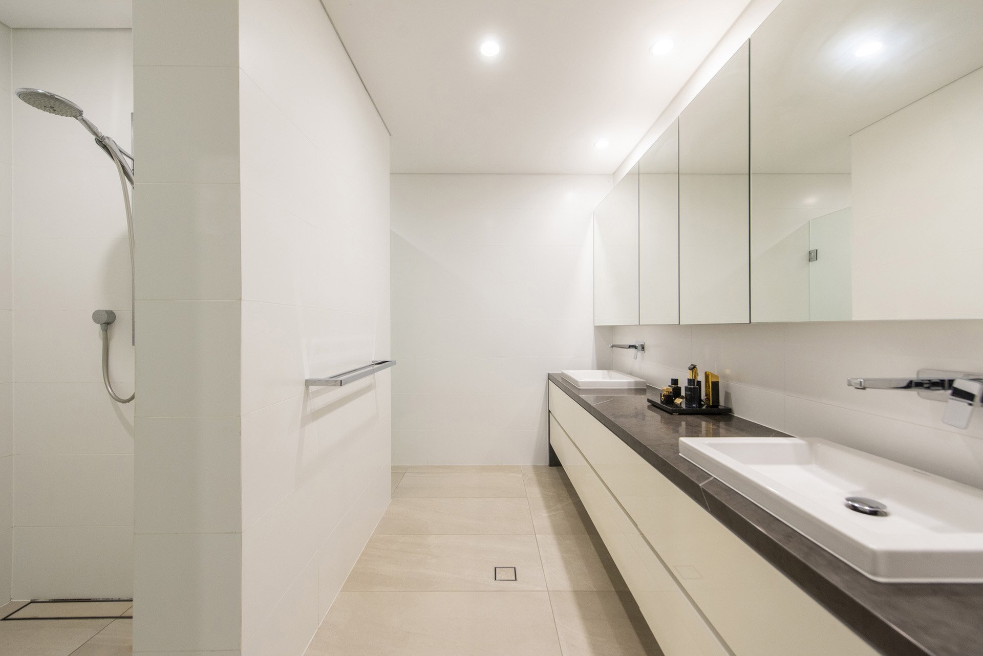 1/9 The Esplanade, Mount Pleasant Sold by Luxury Real Estate Sales - image 1