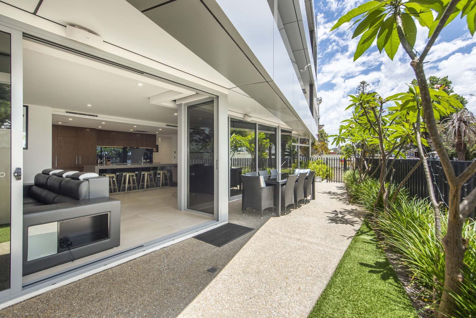 1/9 The Esplanade, Mount Pleasant Sold by Luxury Real Estate Sales - image 1