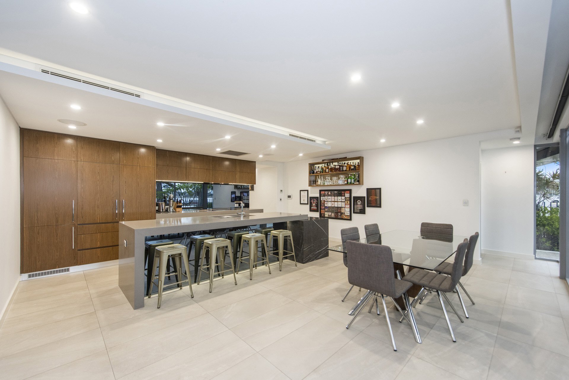 1/9 The Esplanade, Mount Pleasant Sold by Luxury Real Estate Sales - image 1