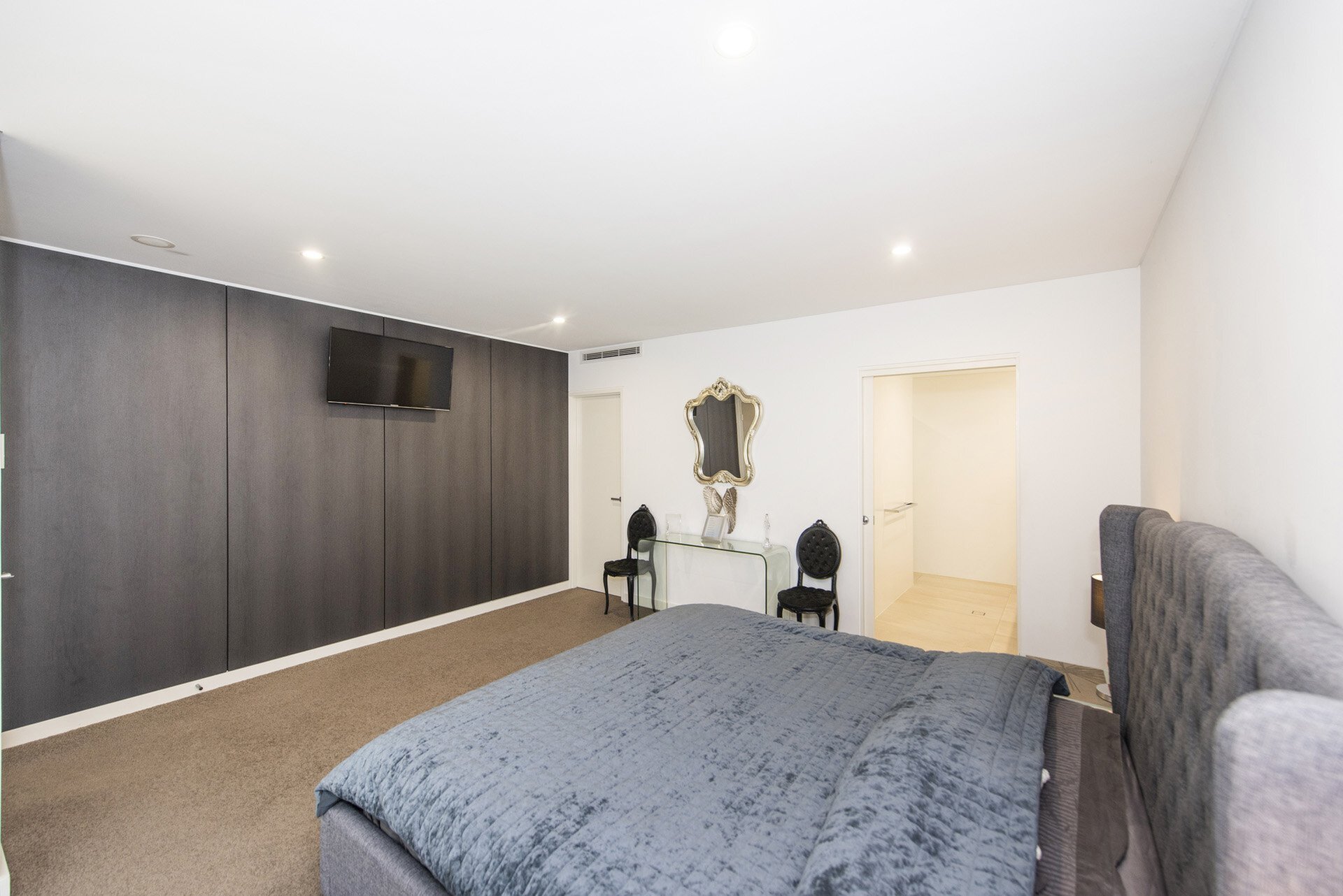 1/9 The Esplanade, Mount Pleasant Sold by Luxury Real Estate Sales - image 1