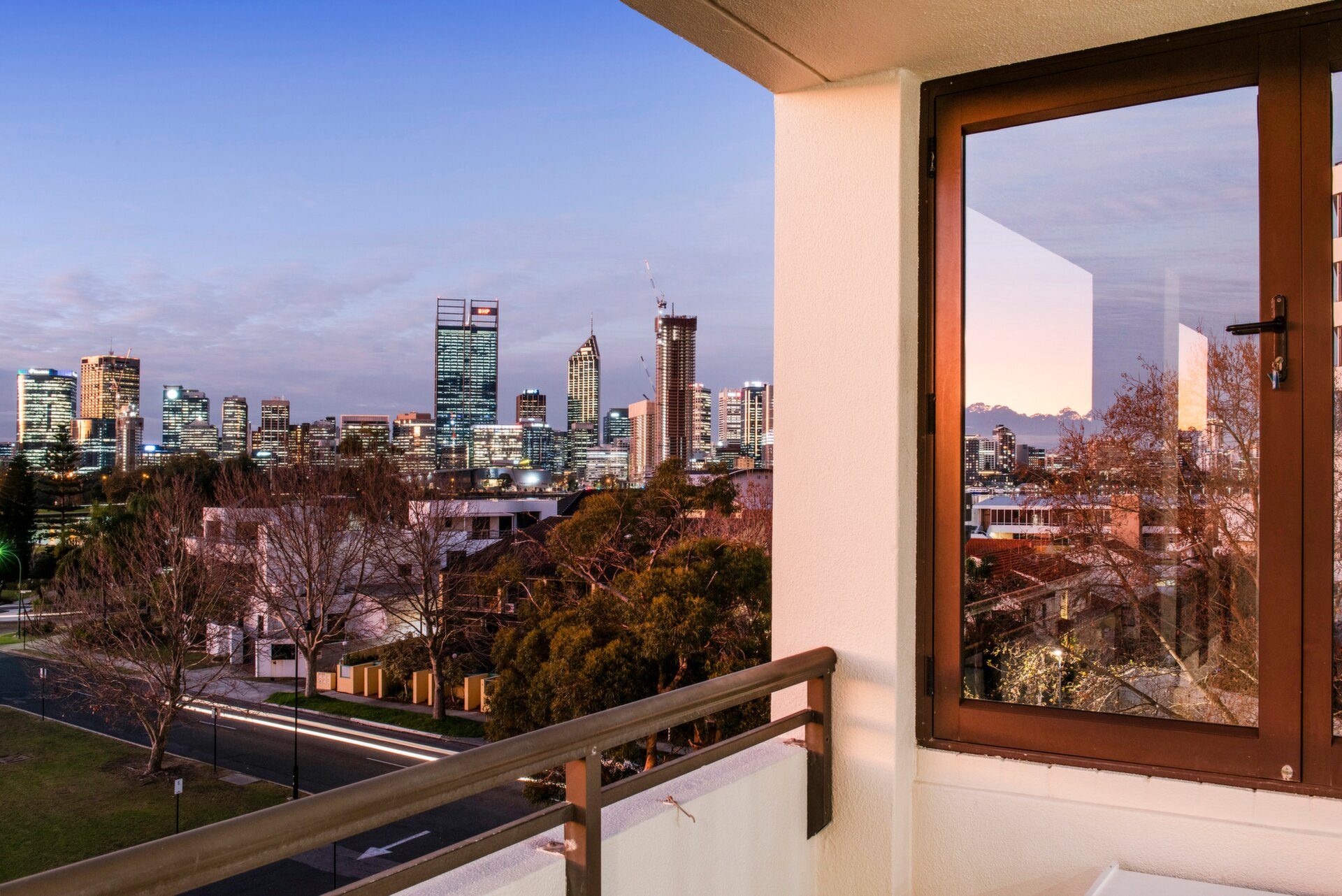 9/23 Mill Point Road, South Perth Sold by Luxury Real Estate Sales - image 1