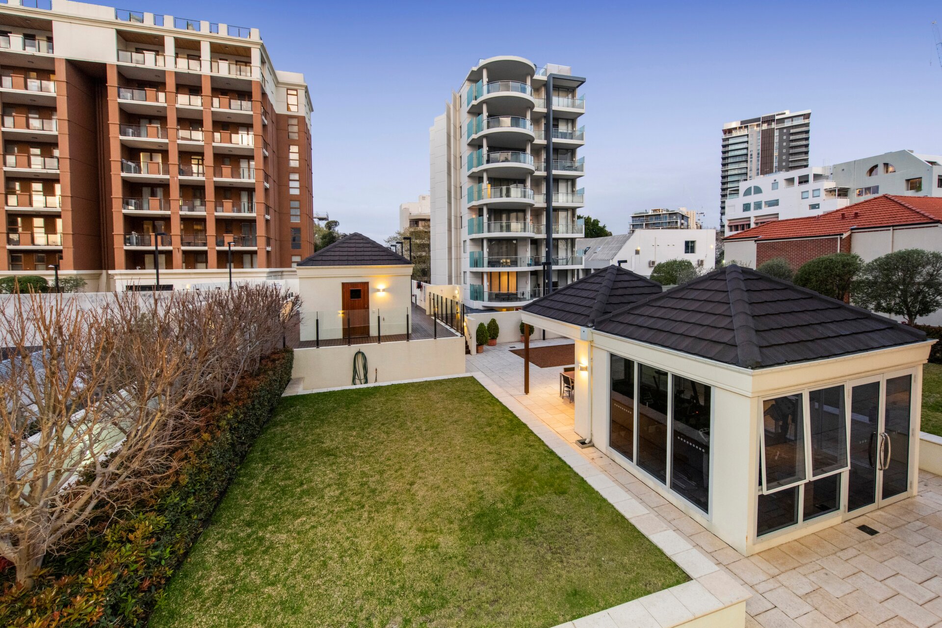 2C/73 Mill Point Road, South Perth Sold by Luxury Real Estate Sales - image 1