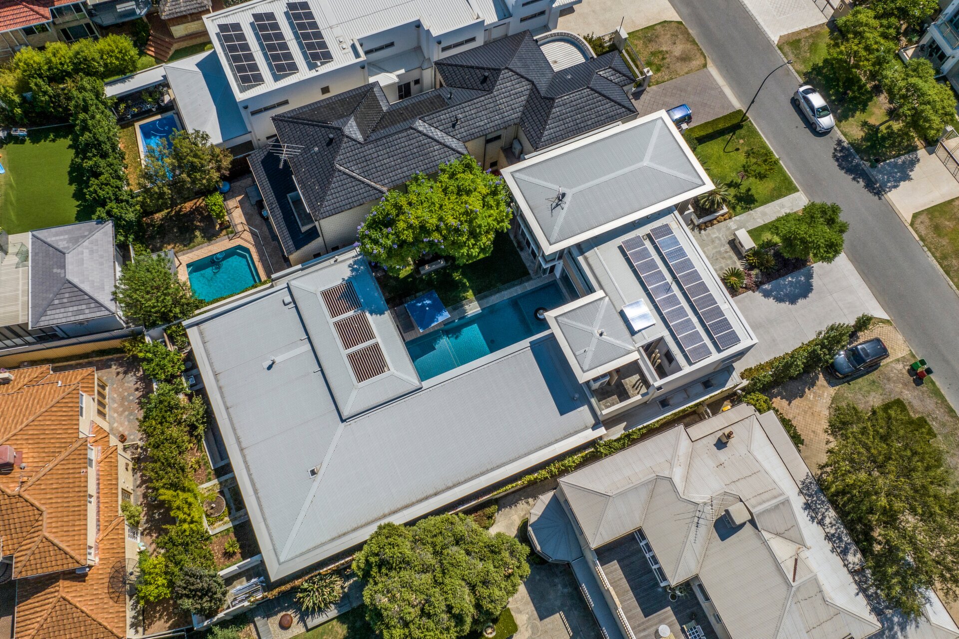 5 Flanagan Road, Applecross Sold by Luxury Real Estate Sales - image 1