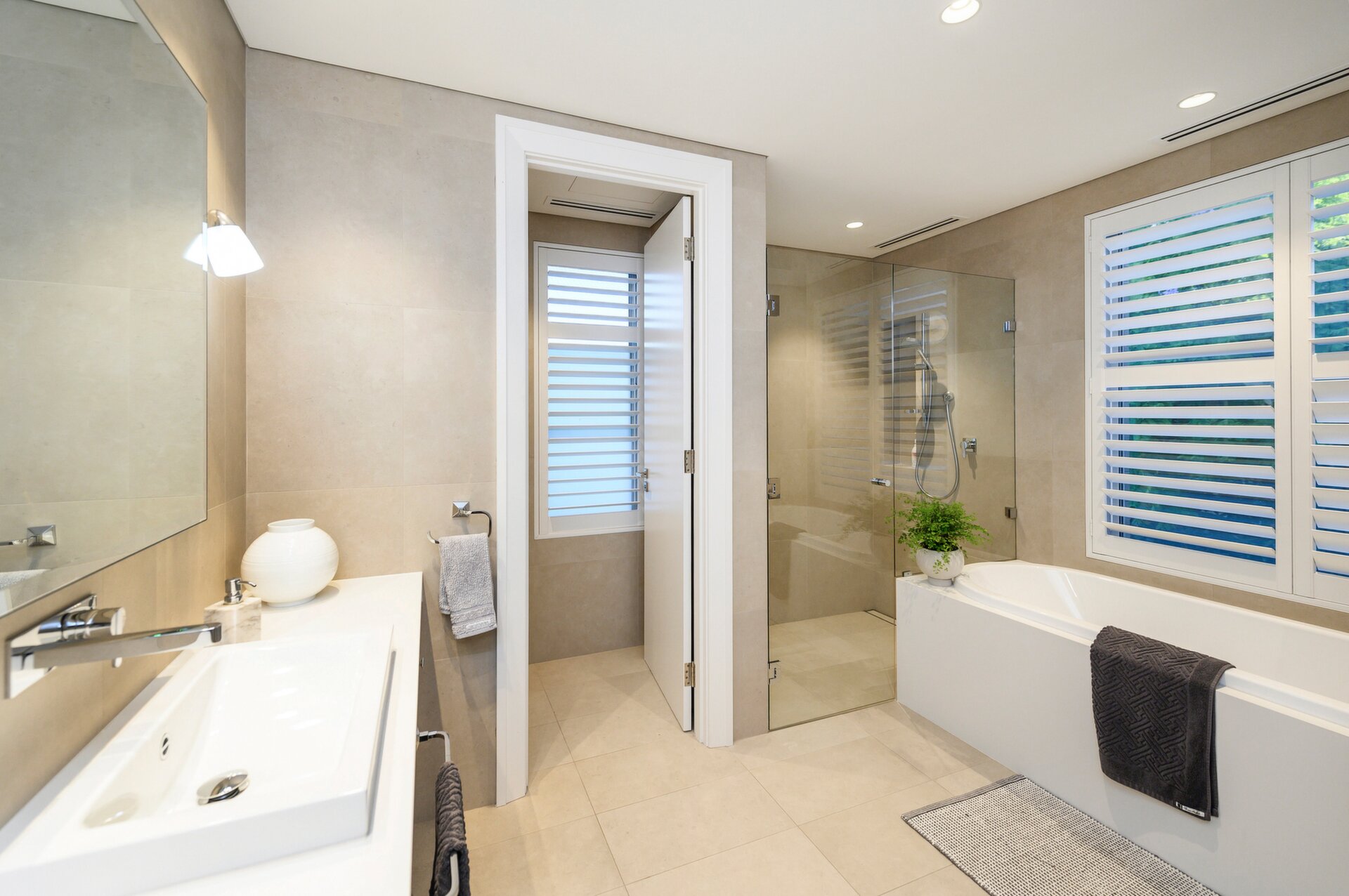 5 Flanagan Road, Applecross Sold by Luxury Real Estate Sales - image 1