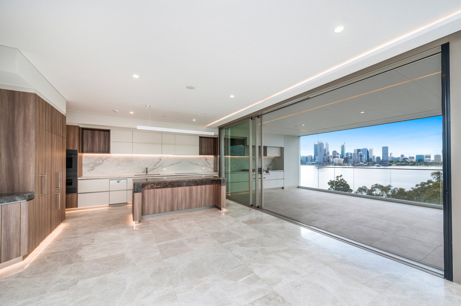 6B/8 Parker Street, South Perth Sold by Luxury Real Estate Sales - image 1