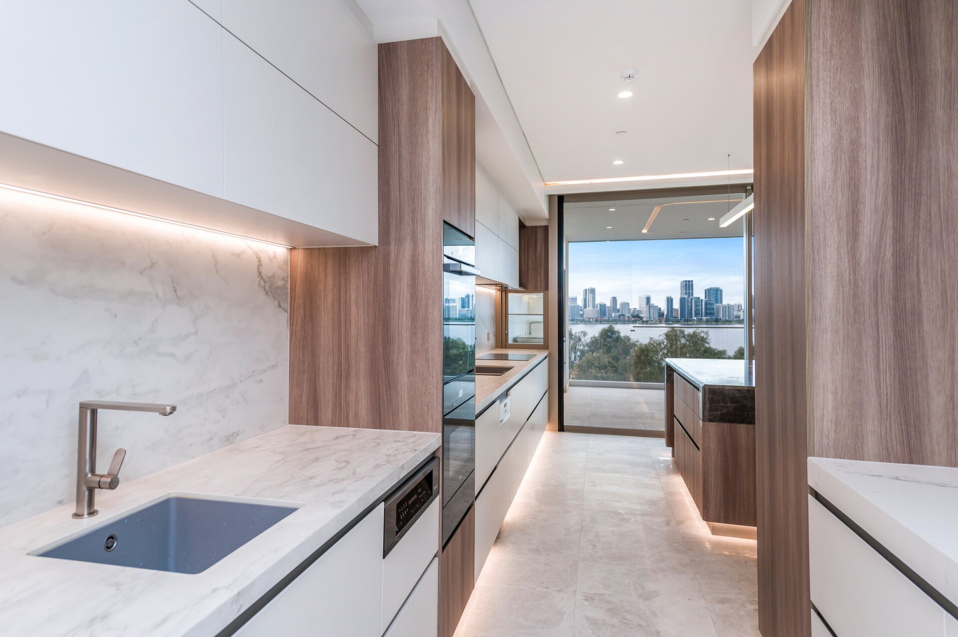 6B/8 Parker Street, South Perth Sold by Luxury Real Estate Sales - image 1