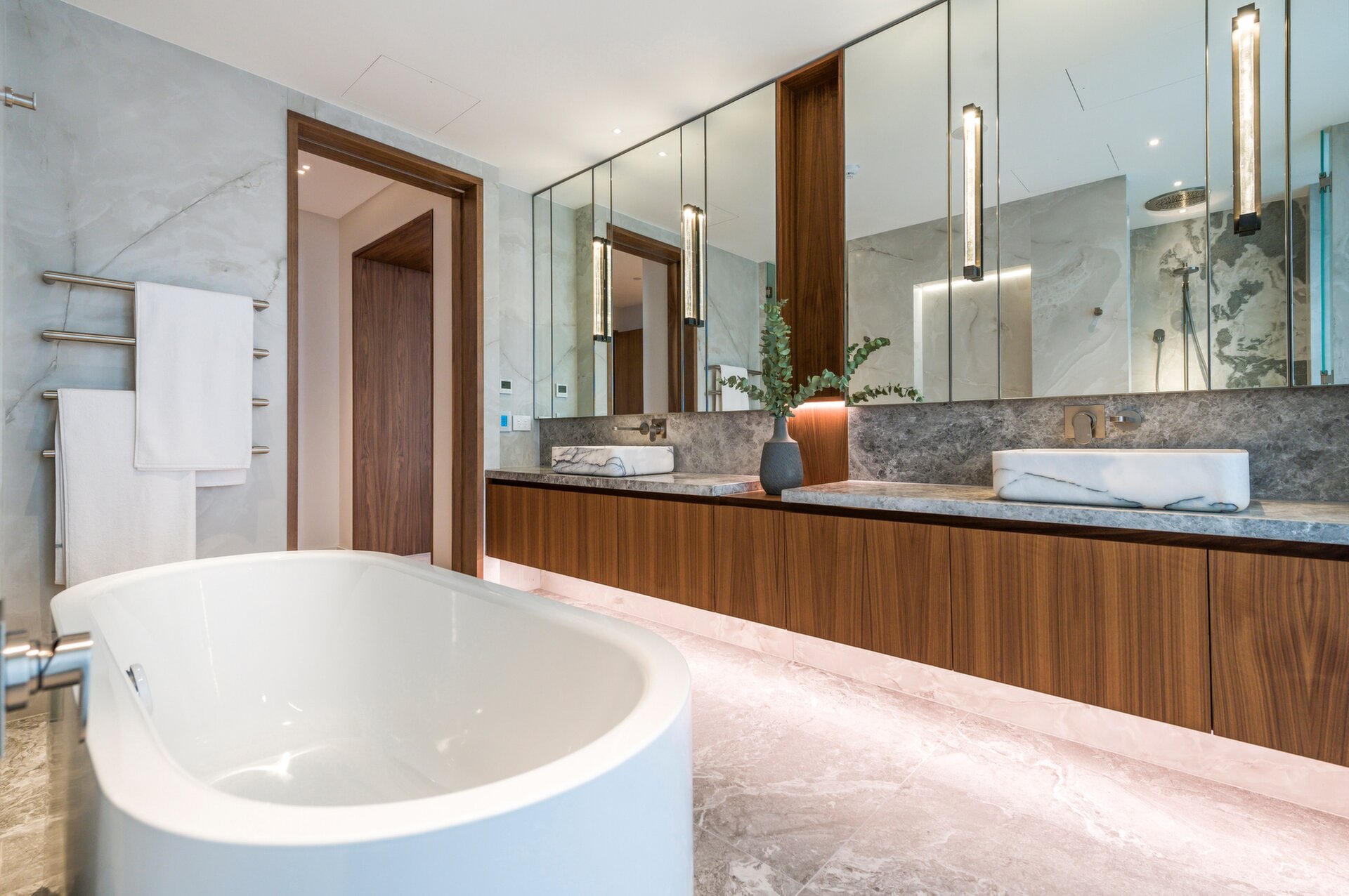 8/8 Parker Street, South Perth Sold by Luxury Real Estate Sales - image 1