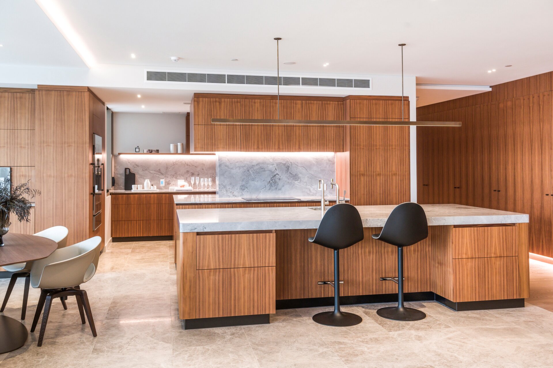 8/8 Parker Street, South Perth Sold by Luxury Real Estate Sales - image 1